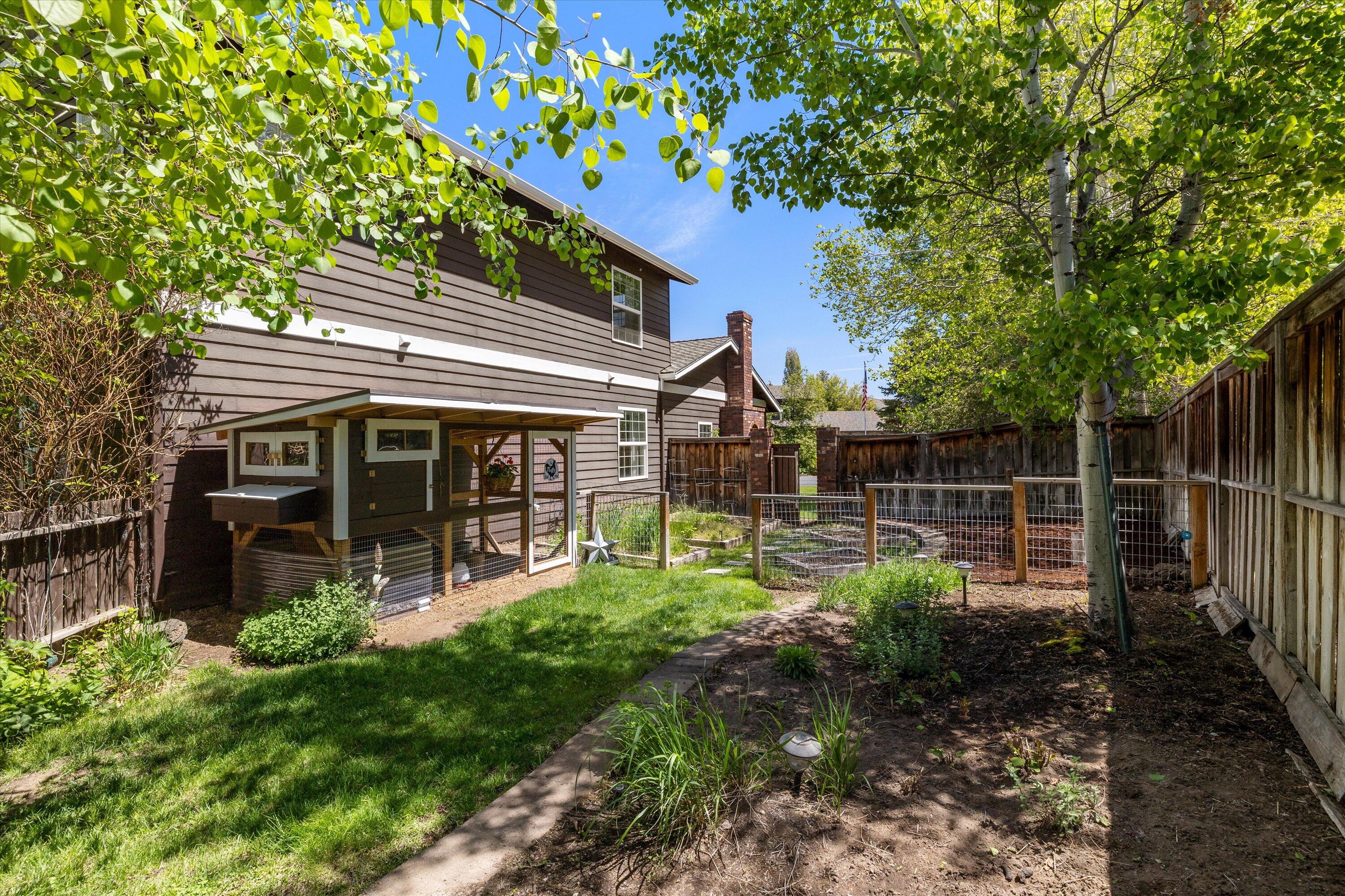 61195 Bonny Bridge