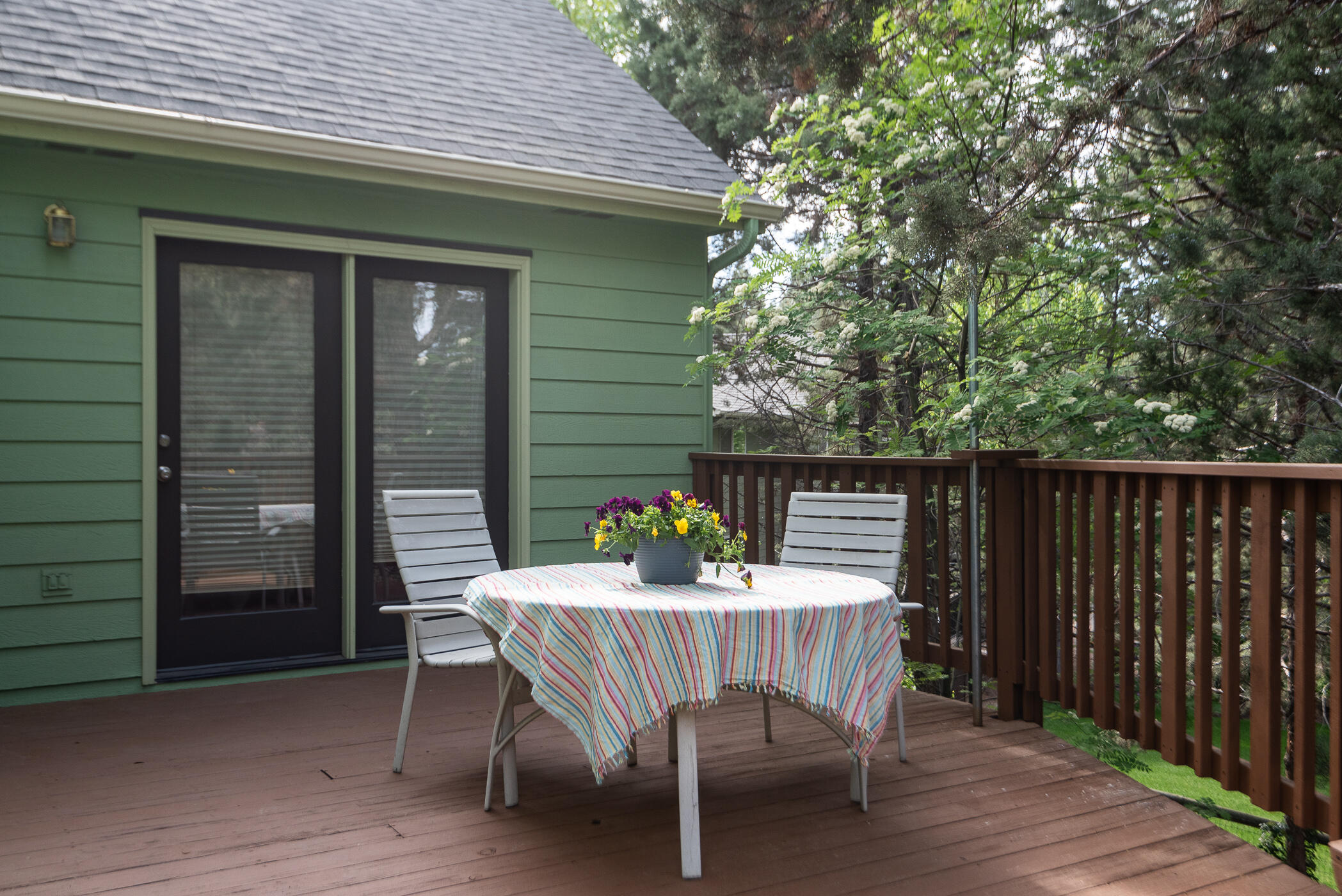 1525 NE Saddle Rock Court