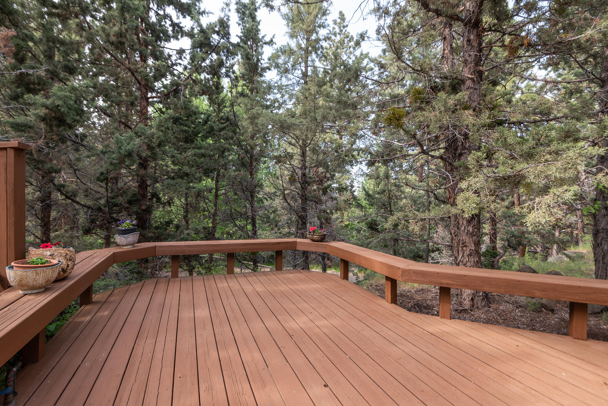 1525 NE Saddle Rock Court