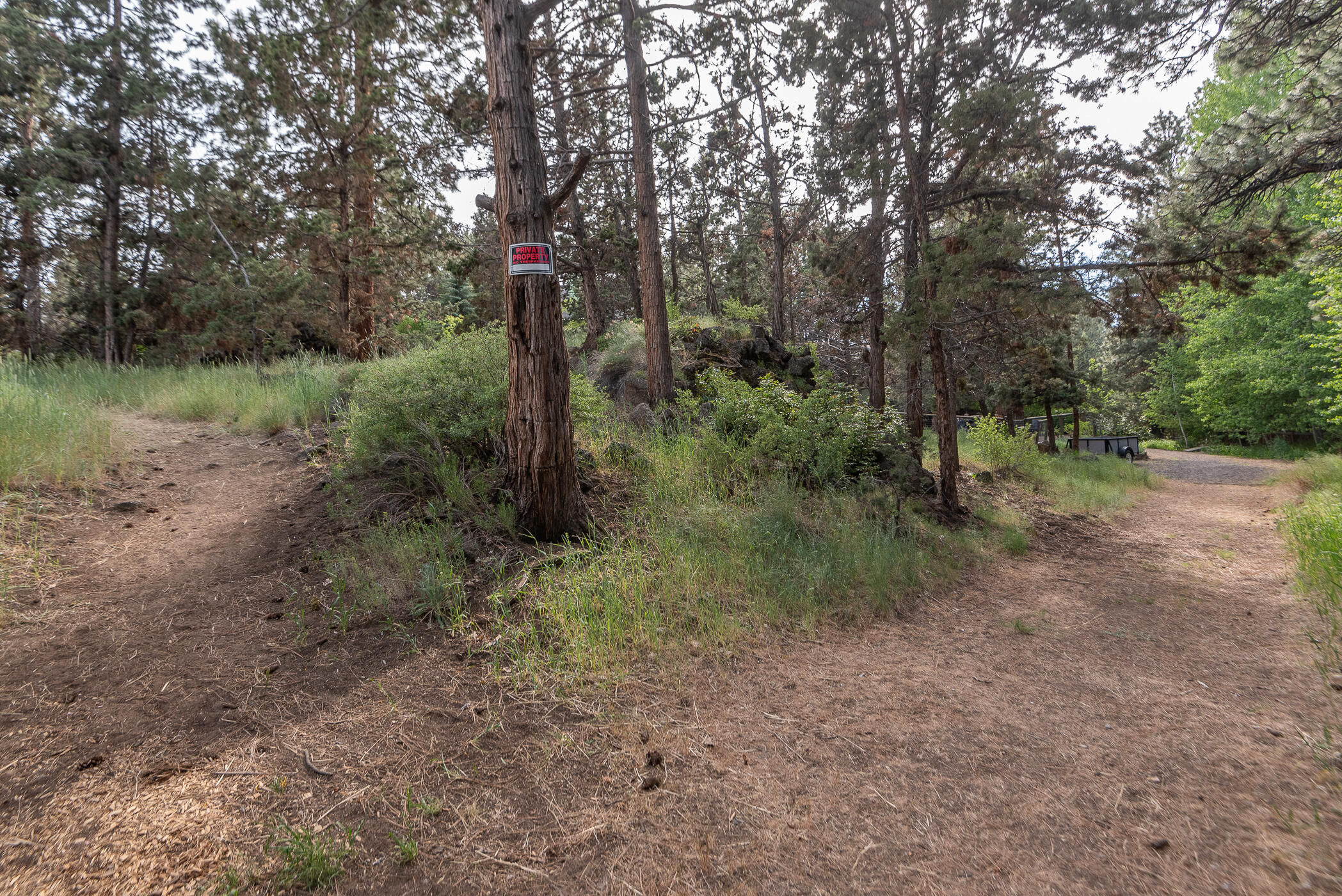 1525 NE Saddle Rock Court