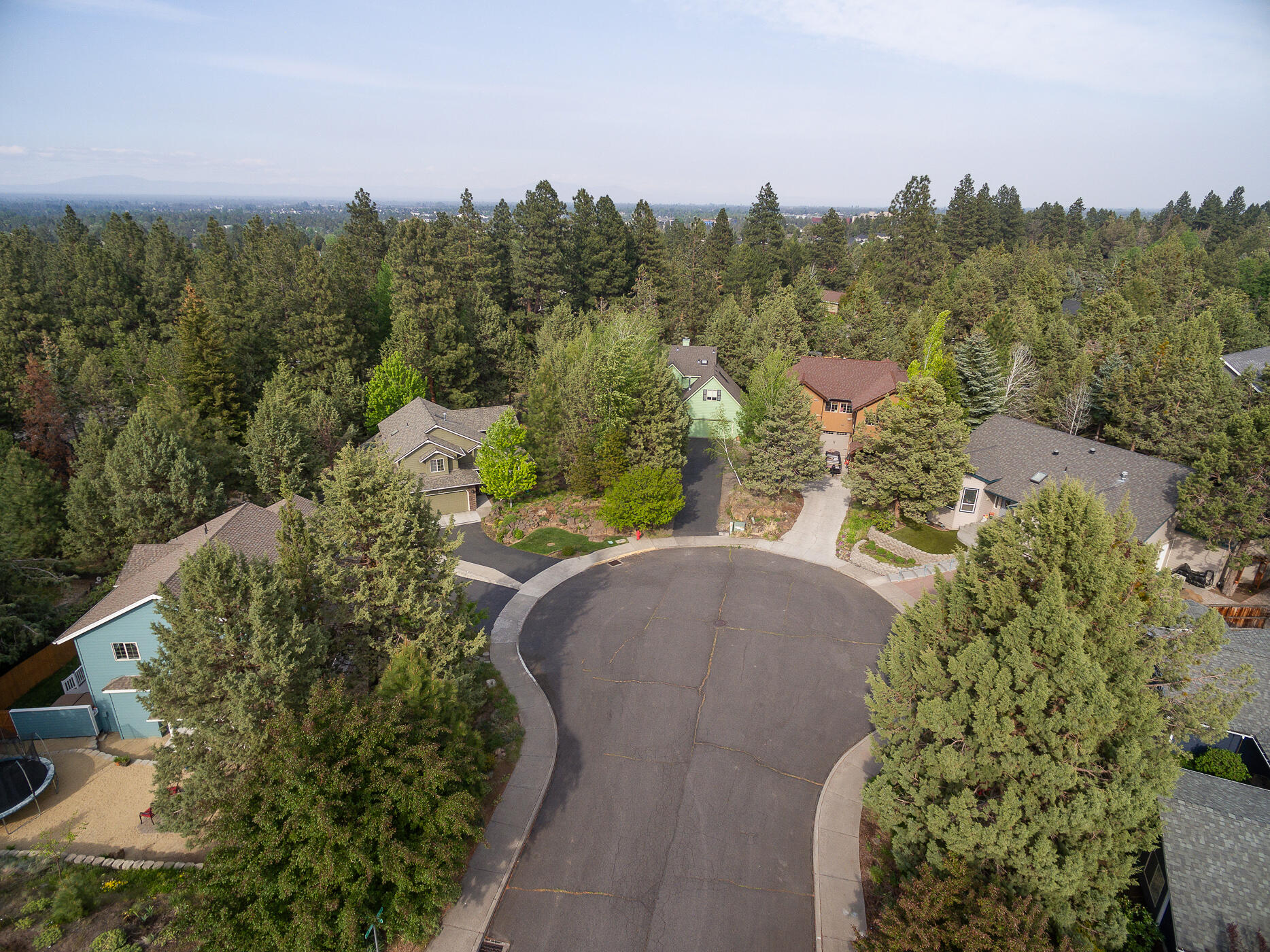 1525 NE Saddle Rock Court