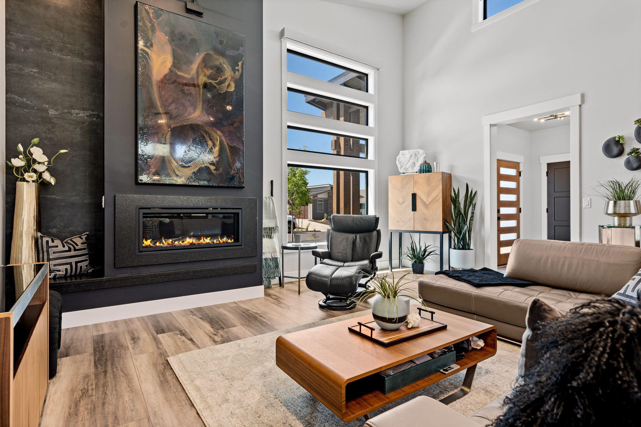 330 E Diamond Peak Avenue