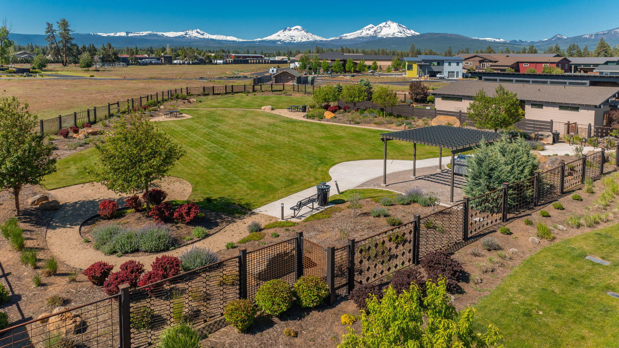 330 E Diamond Peak Avenue