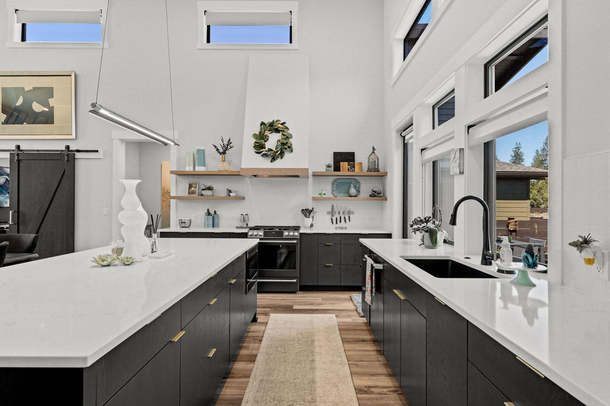 330 E Diamond Peak Avenue