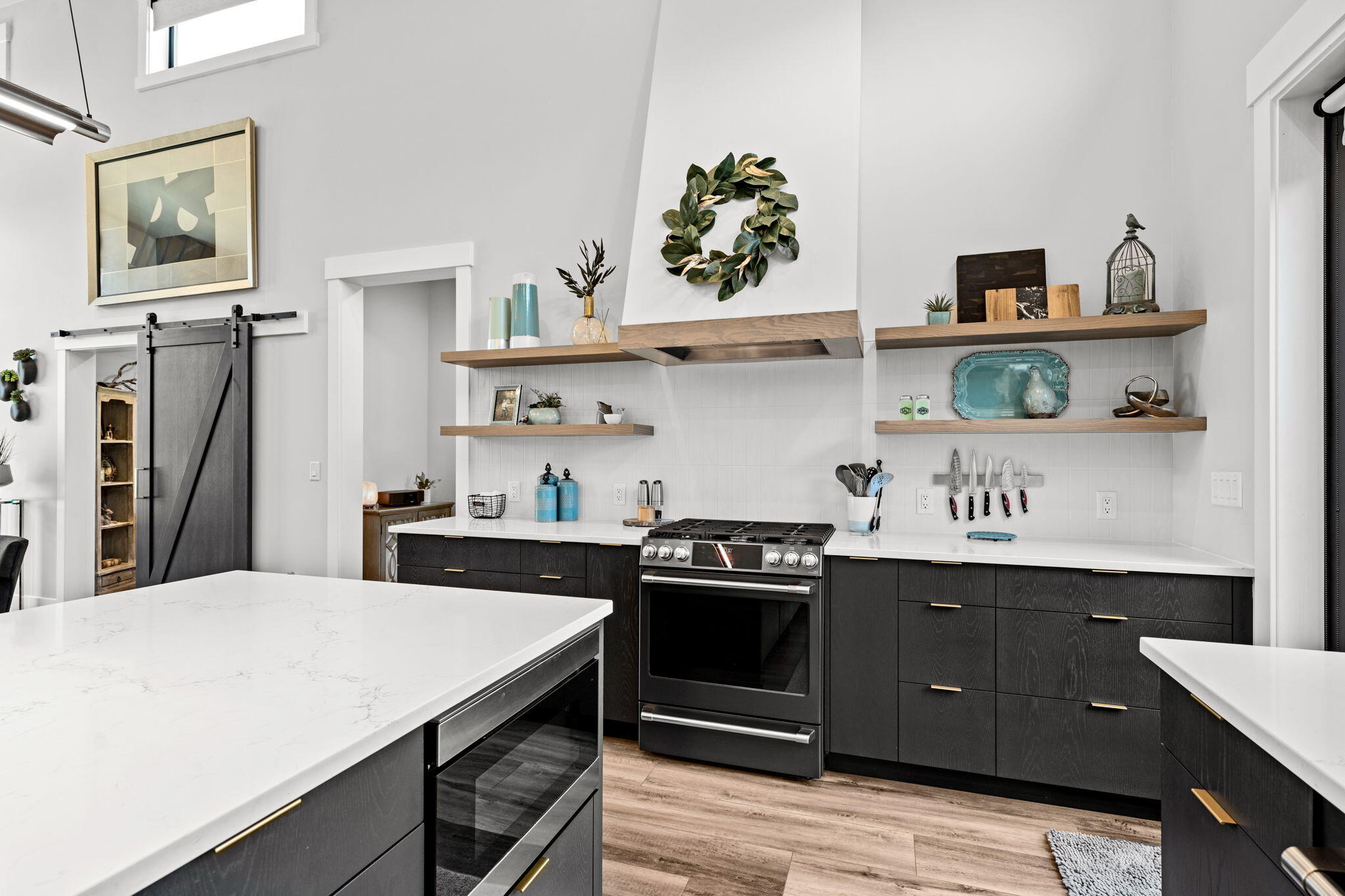 330 E Diamond Peak Avenue