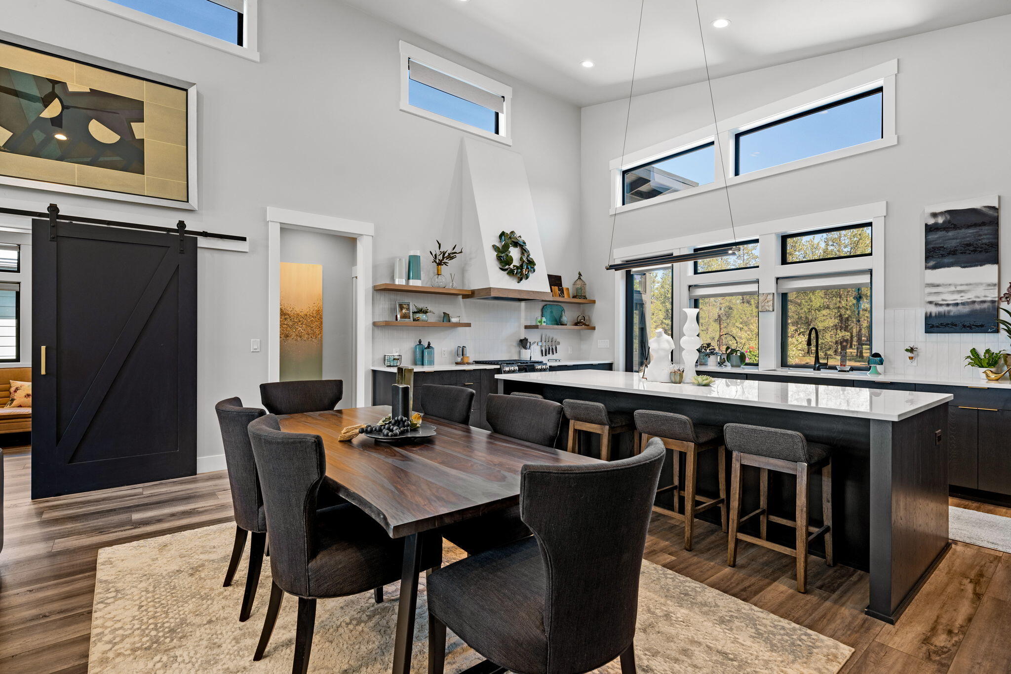 330 E Diamond Peak Avenue