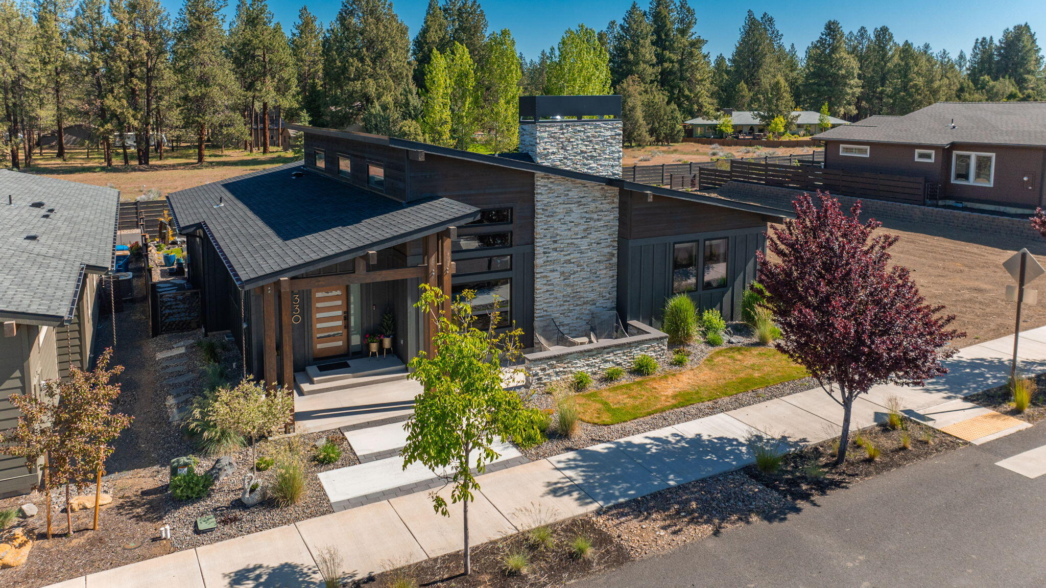 330 E Diamond Peak Avenue