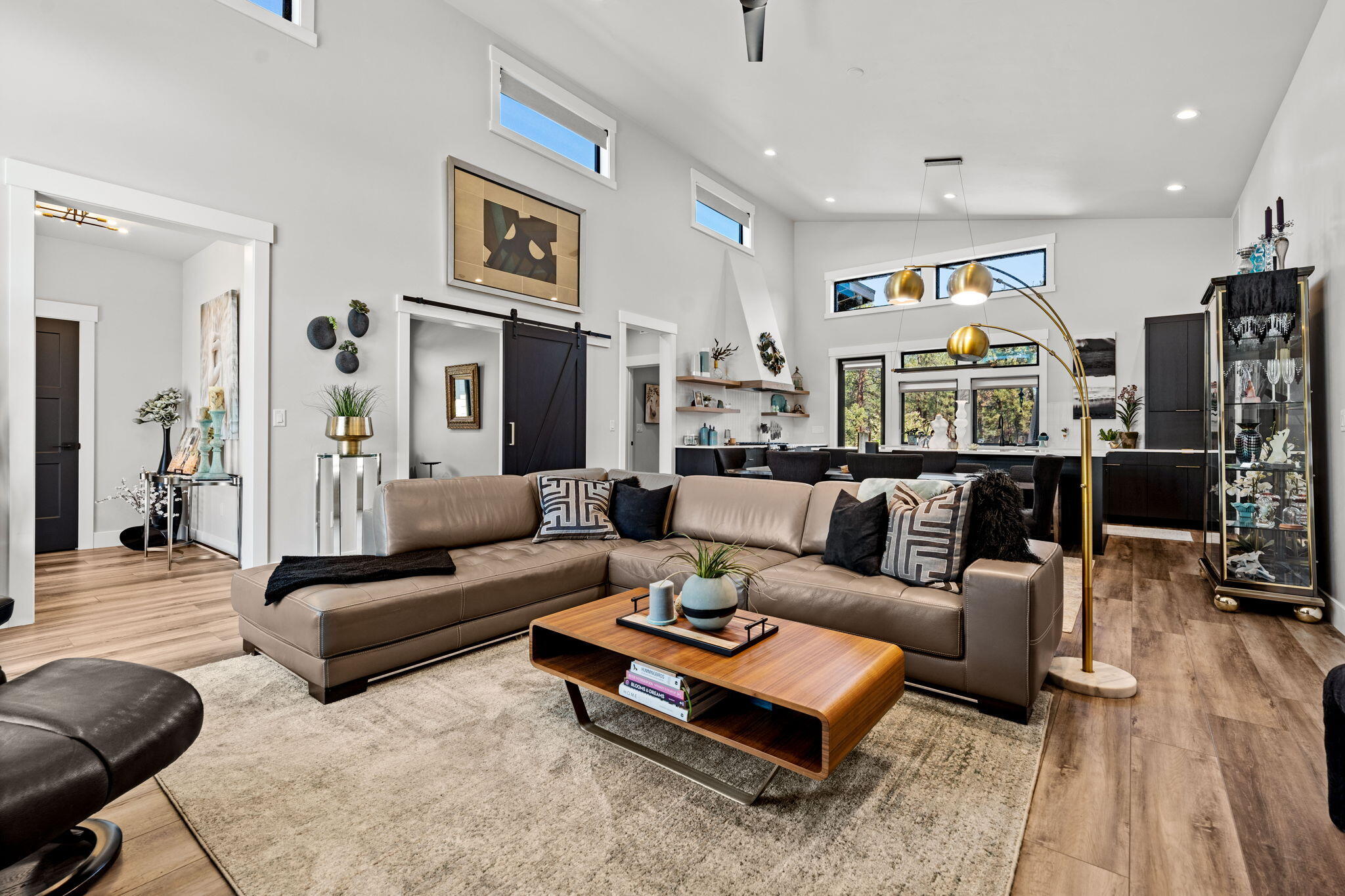 330 E Diamond Peak Avenue