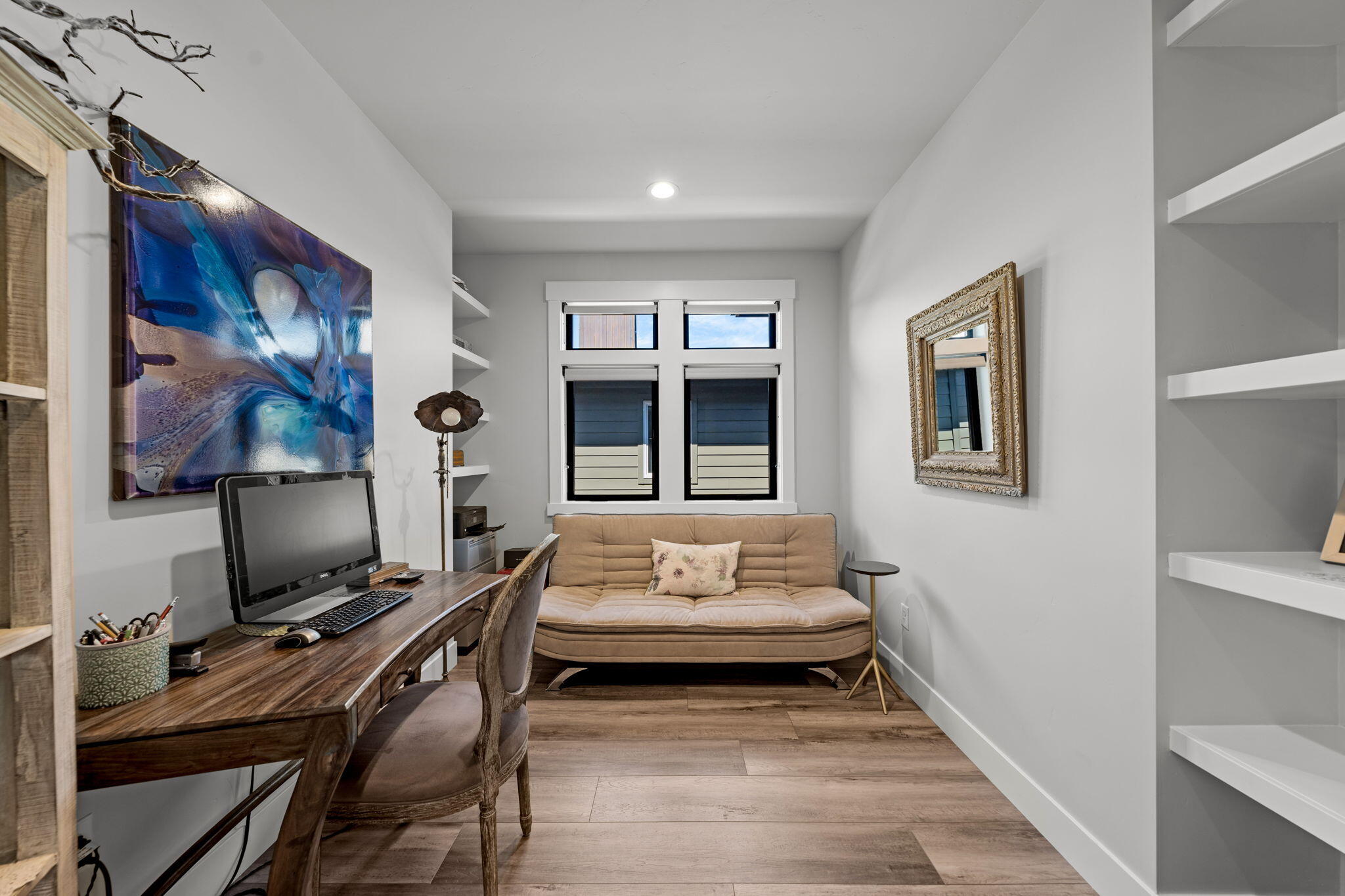 330 E Diamond Peak Avenue