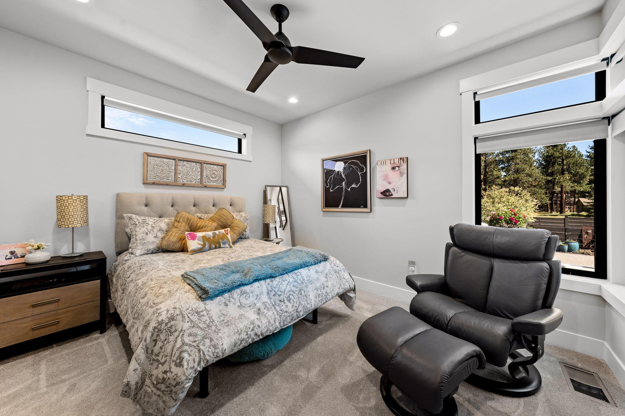 330 E Diamond Peak Avenue