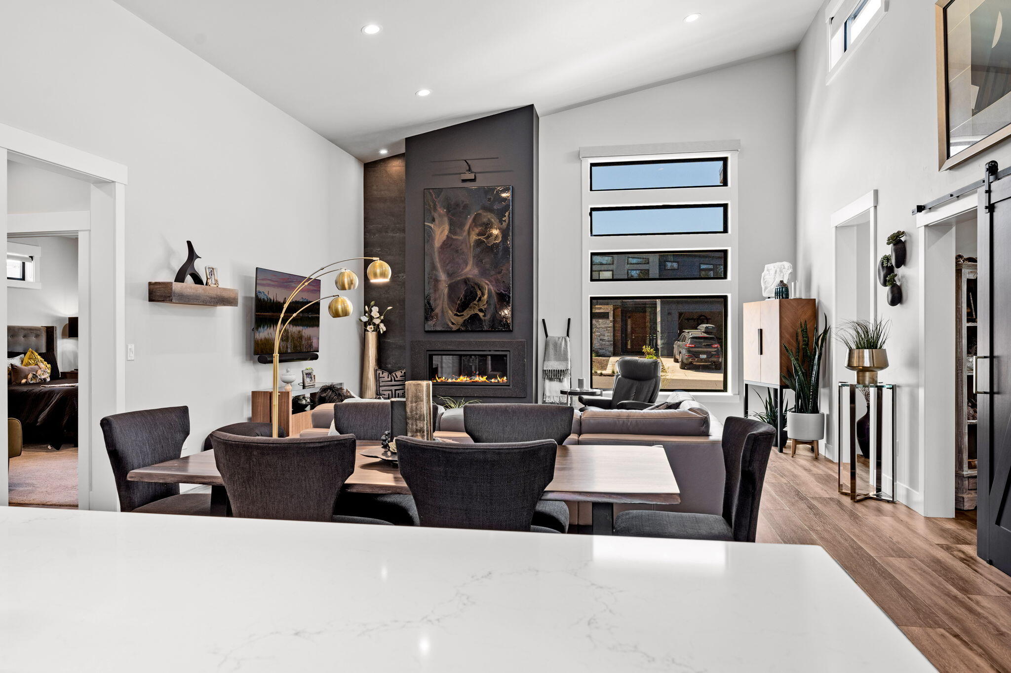 330 E Diamond Peak Avenue