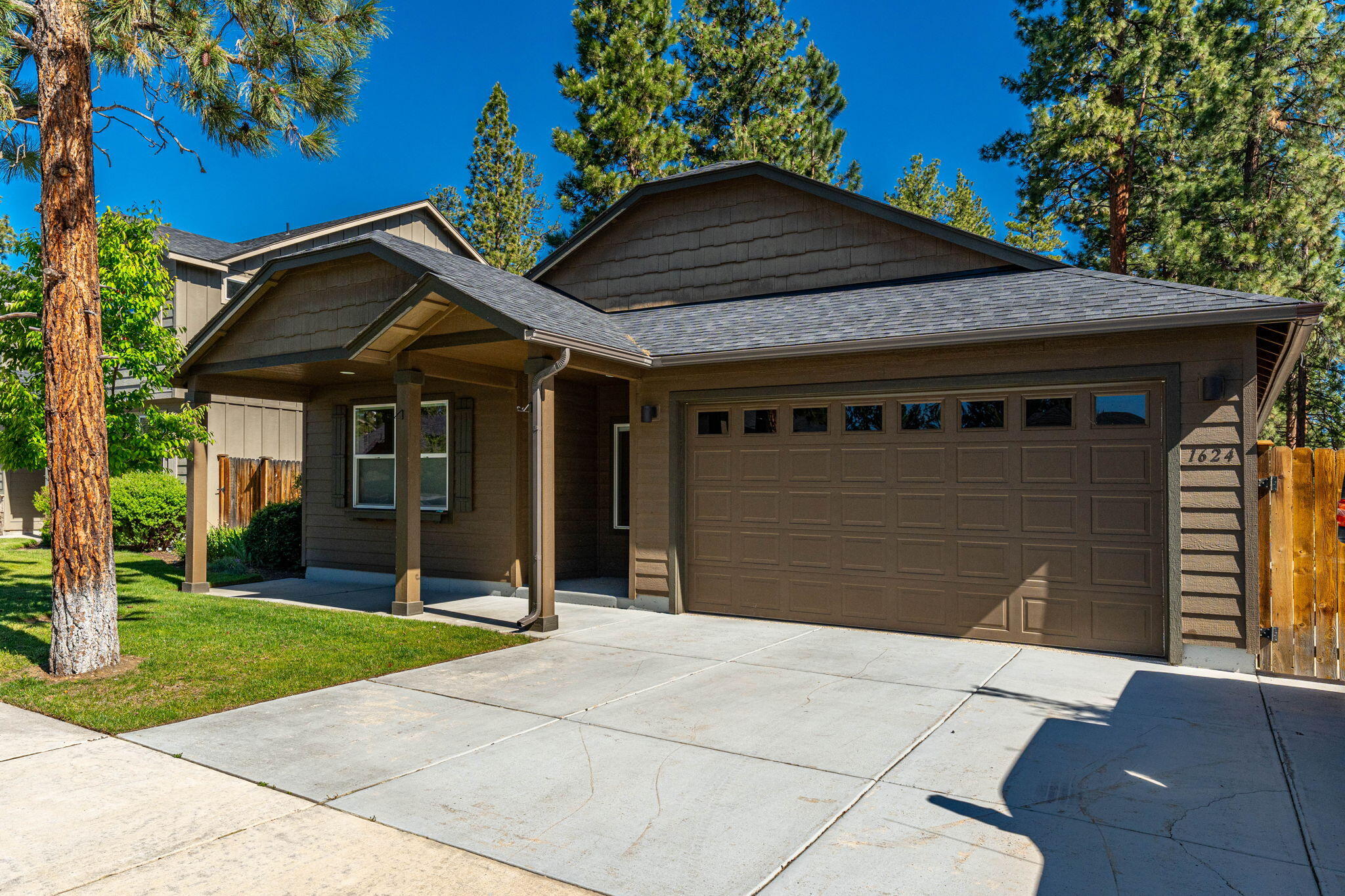 1624 W Williamson Avenue