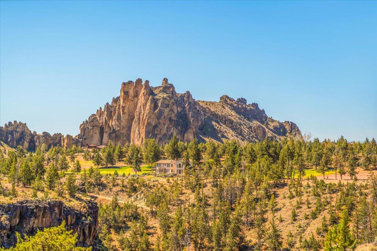 11300 NE Canyons Ranch Drive