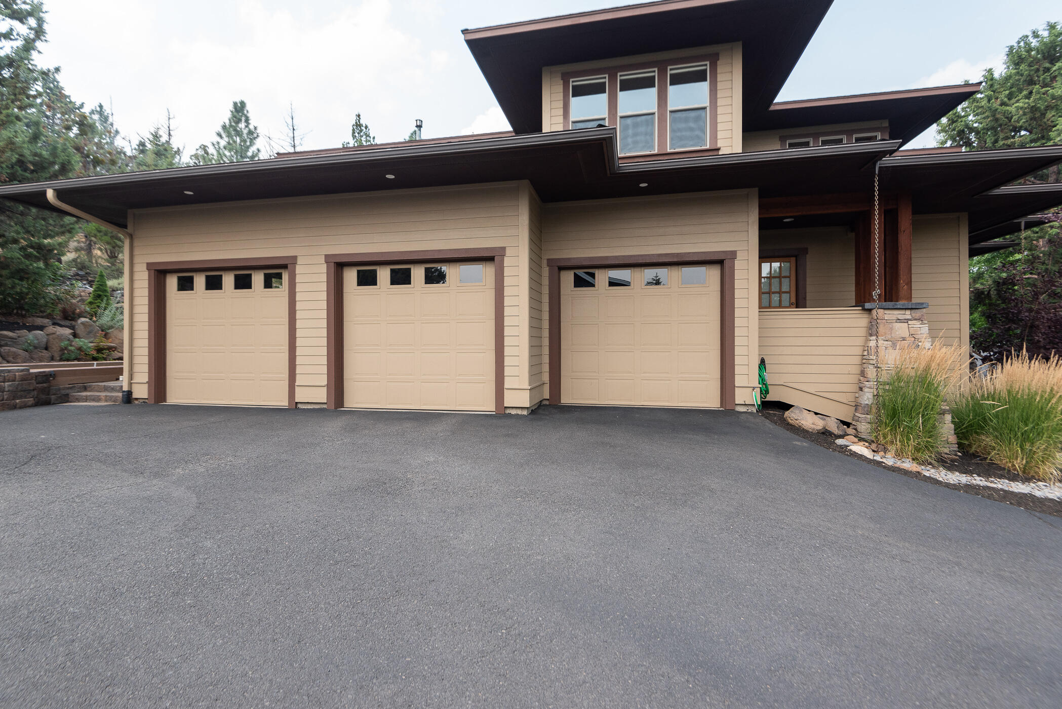 3409 NW Bryce Canyon Lane