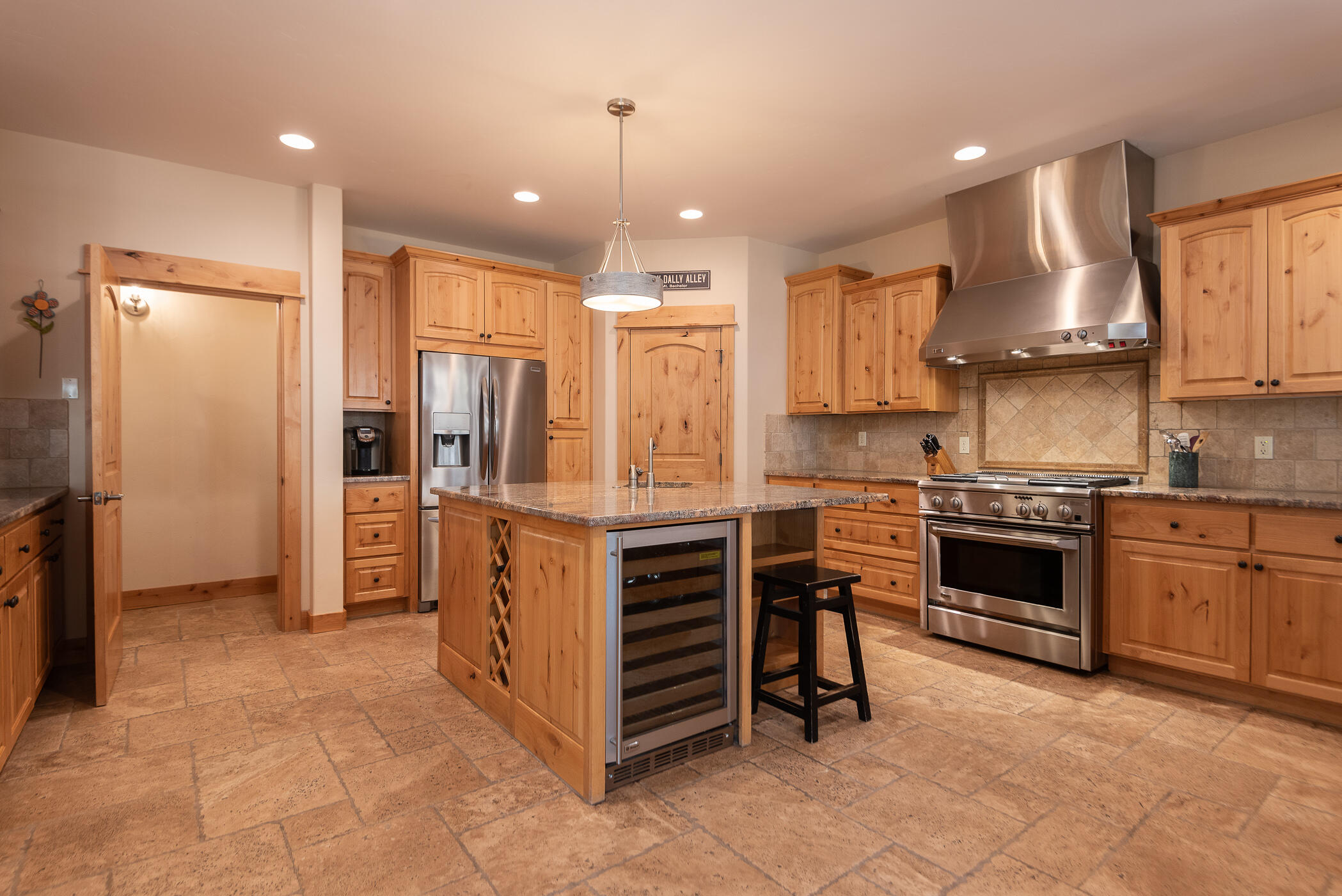 3409 NW Bryce Canyon Lane