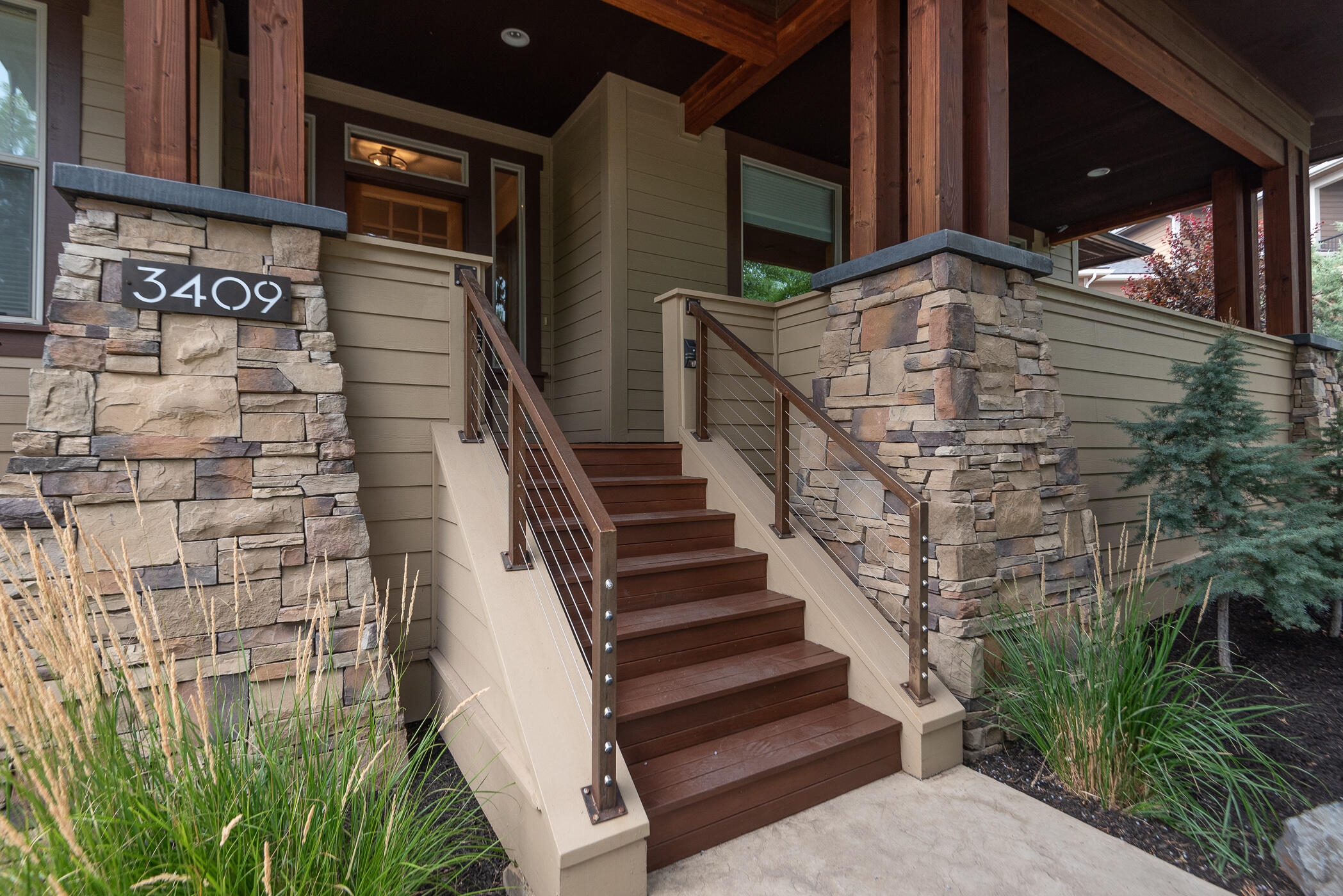 3409 NW Bryce Canyon Lane