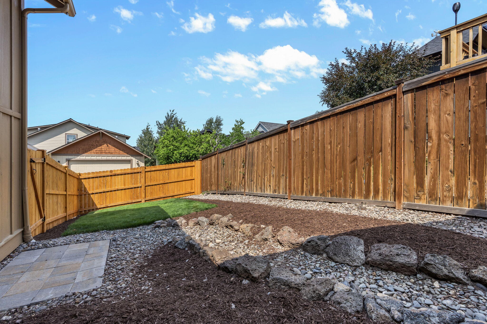 4233 SW Salmon Avenue