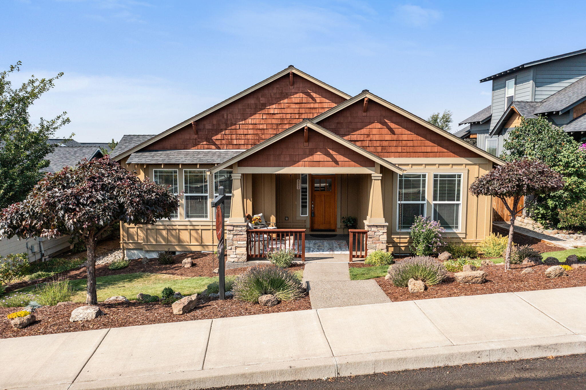 4233 SW Salmon Avenue