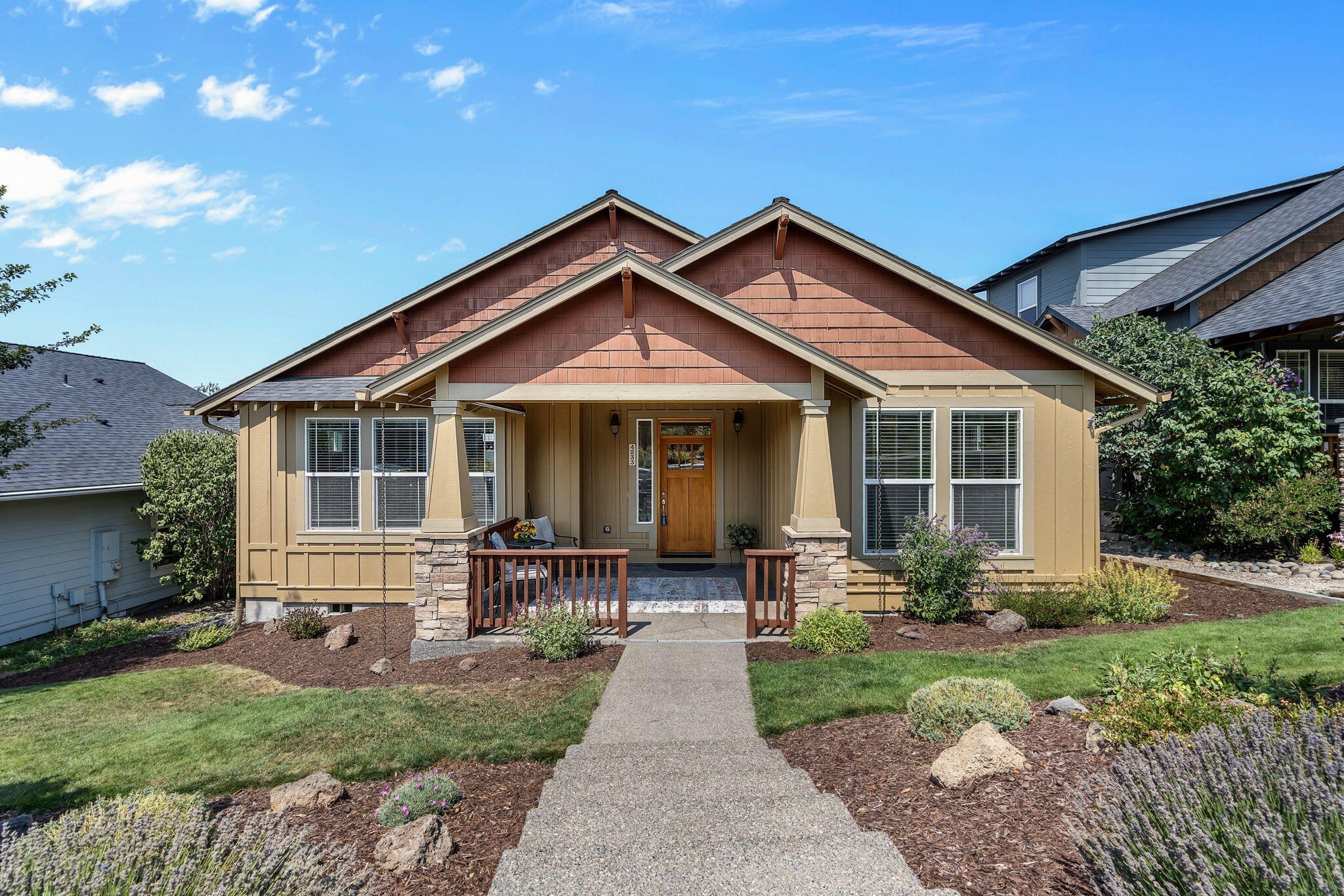 4233 SW Salmon Avenue