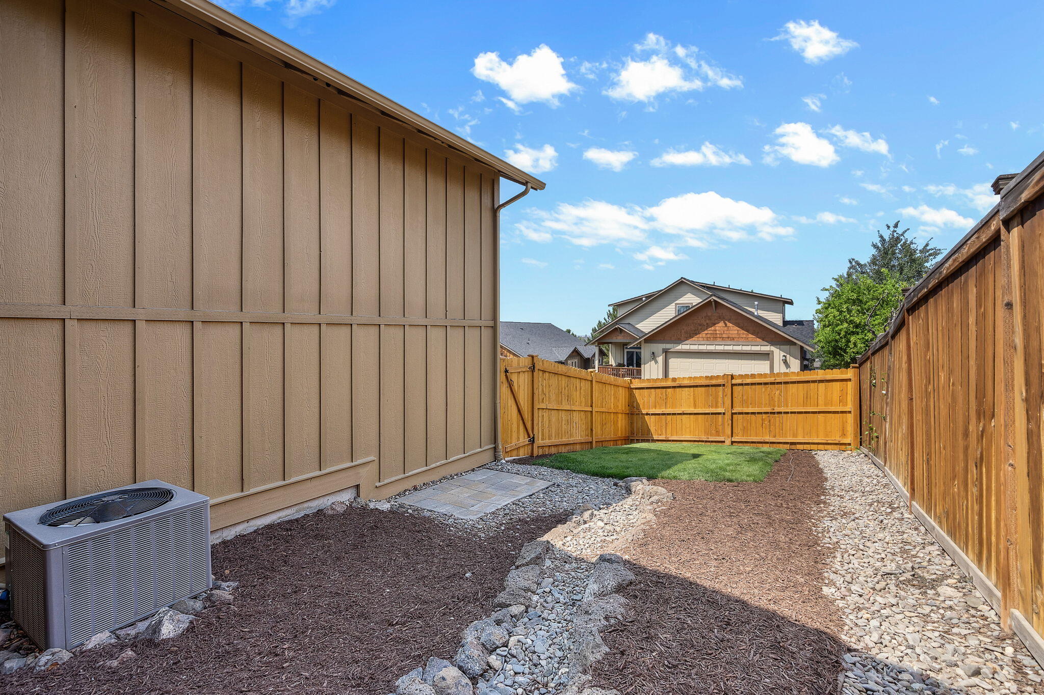4233 SW Salmon Avenue