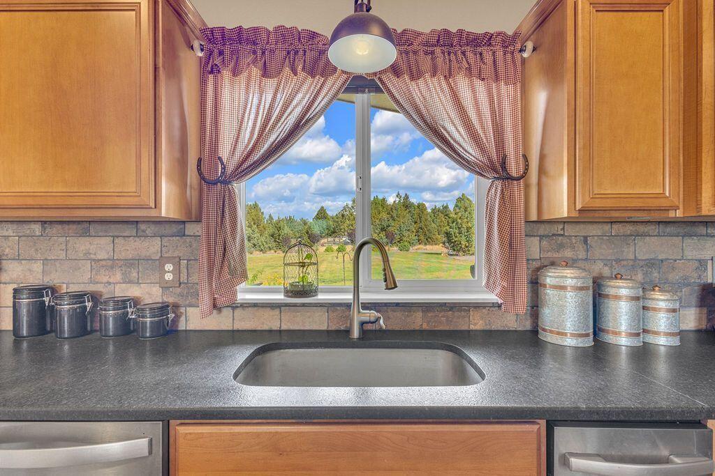 4742 SE Sioux Loop