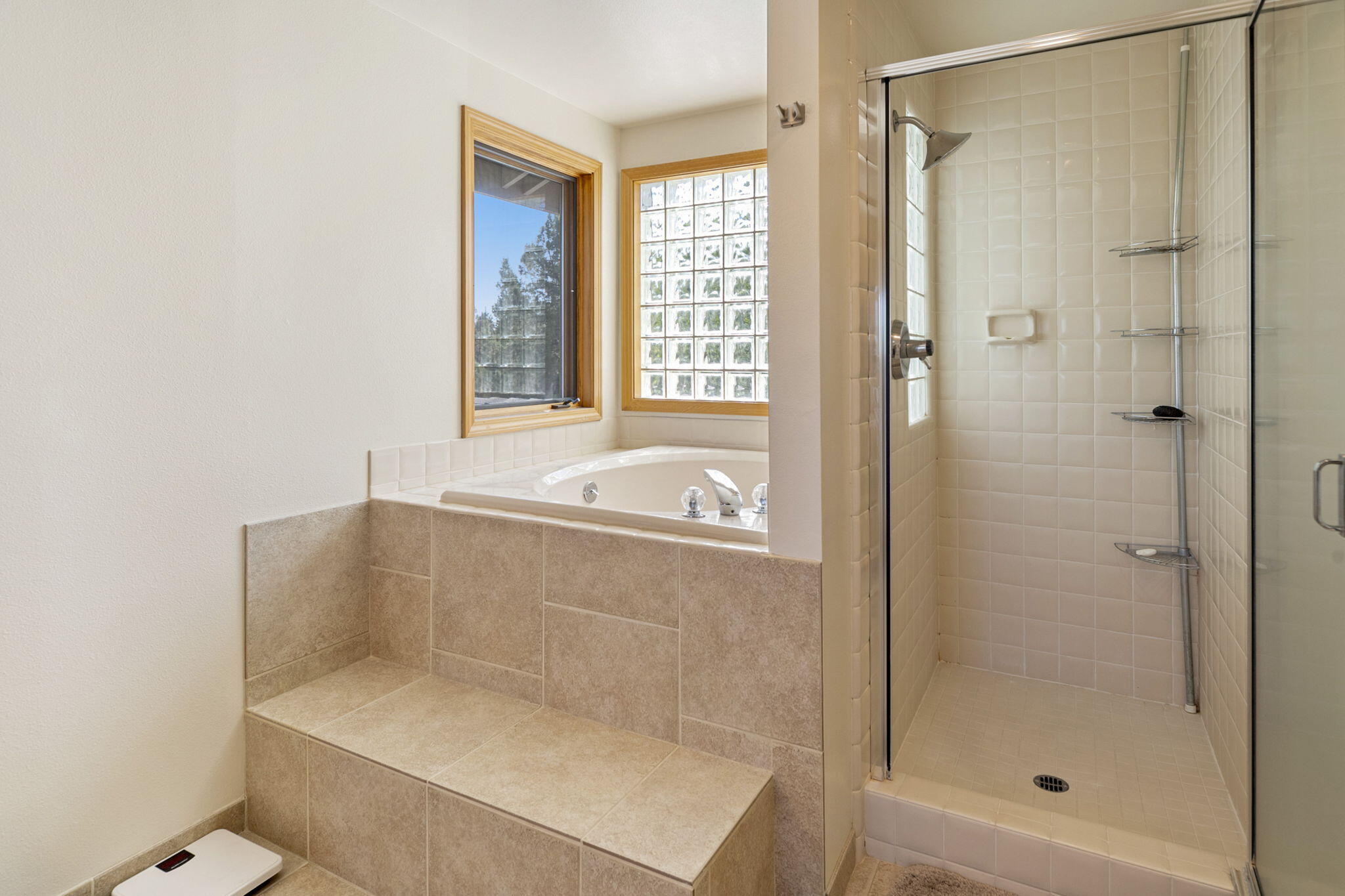 6322 NW Atkinson Avenue