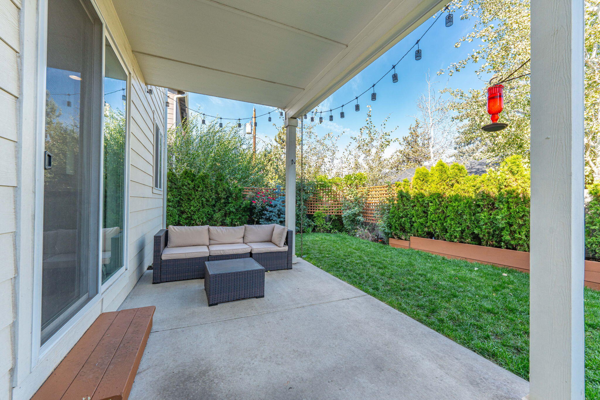 1306 NE Hoover Loop