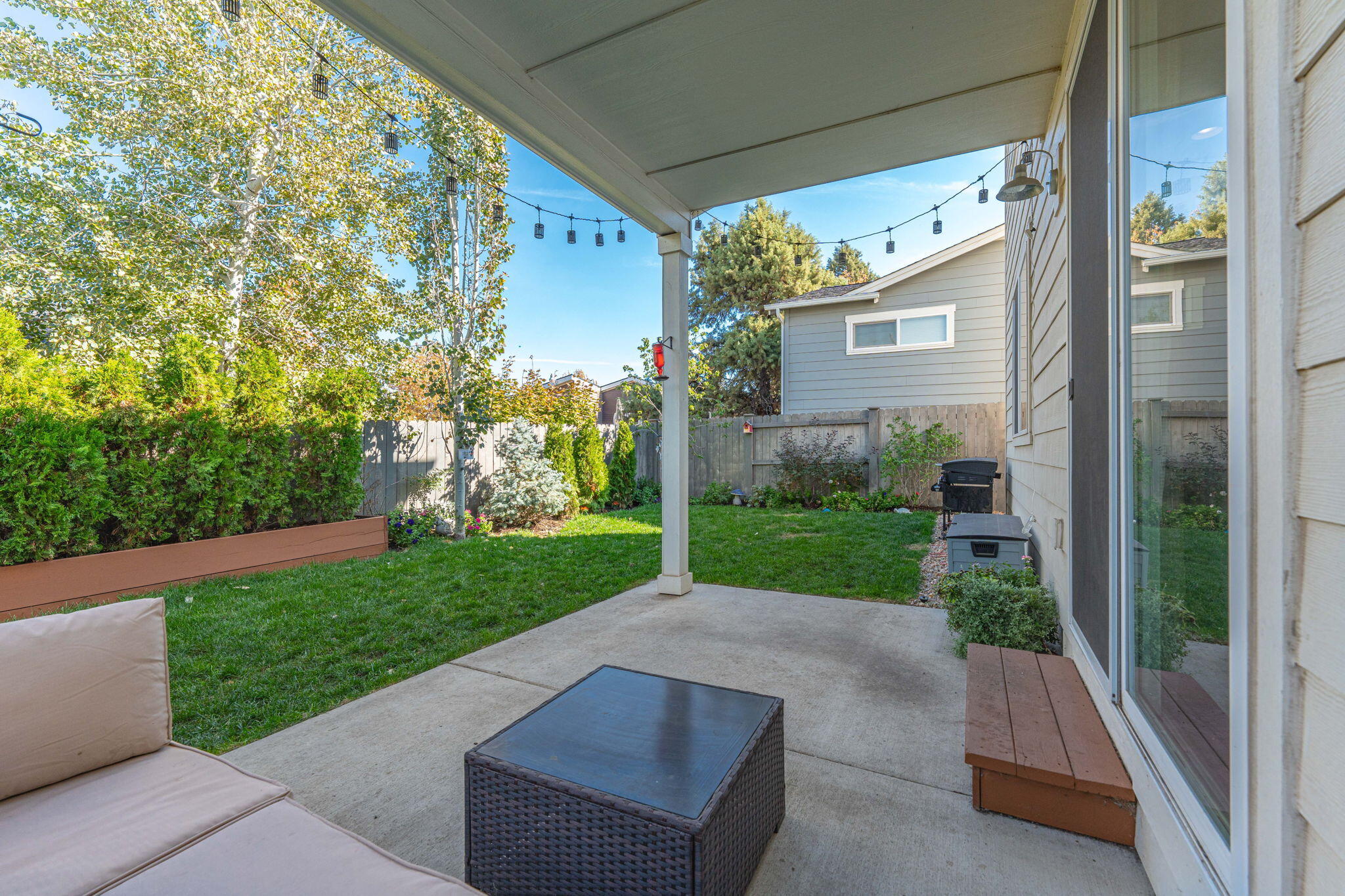 1306 NE Hoover Loop