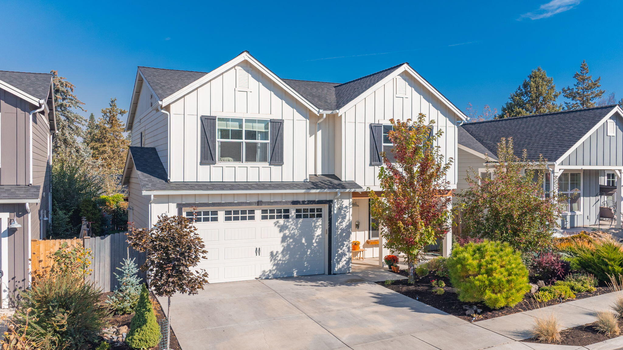 1306 NE Hoover Loop
