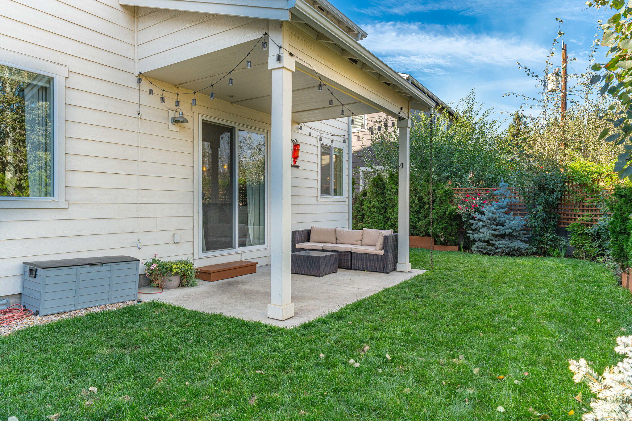 1306 NE Hoover Loop