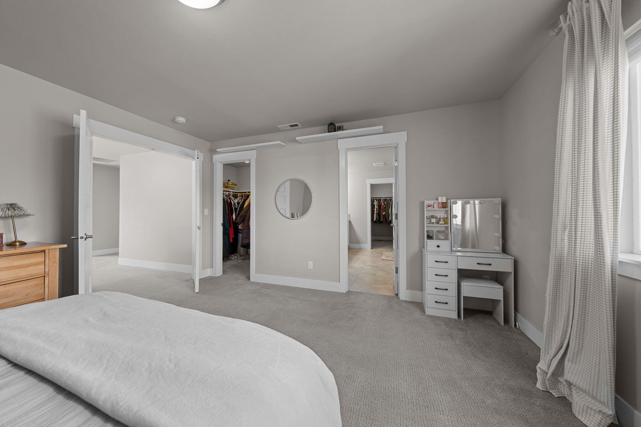 1306 NE Hoover Loop