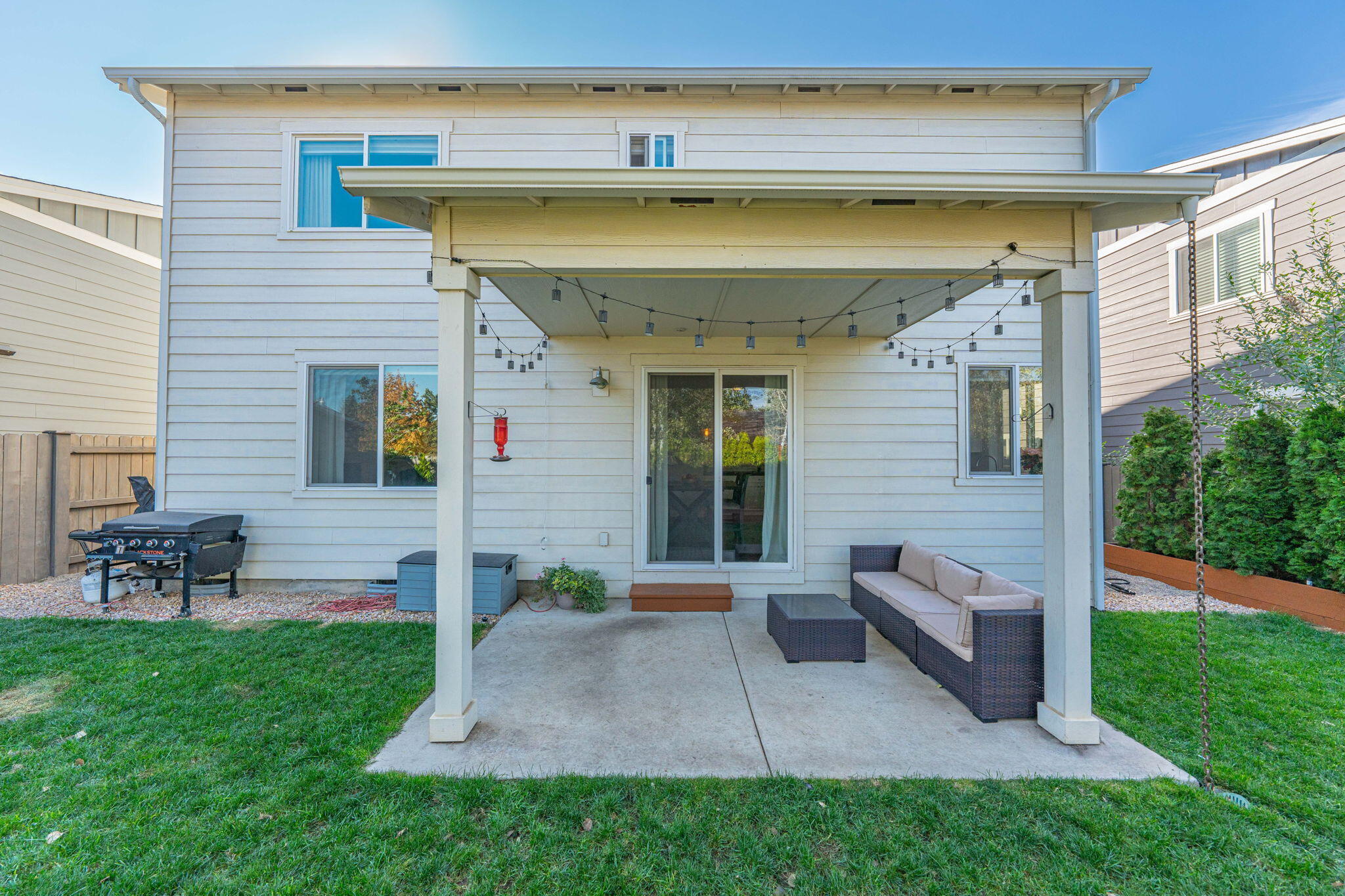 1306 NE Hoover Loop