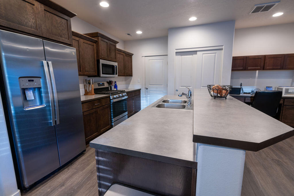 1169 W Williamson Avenue