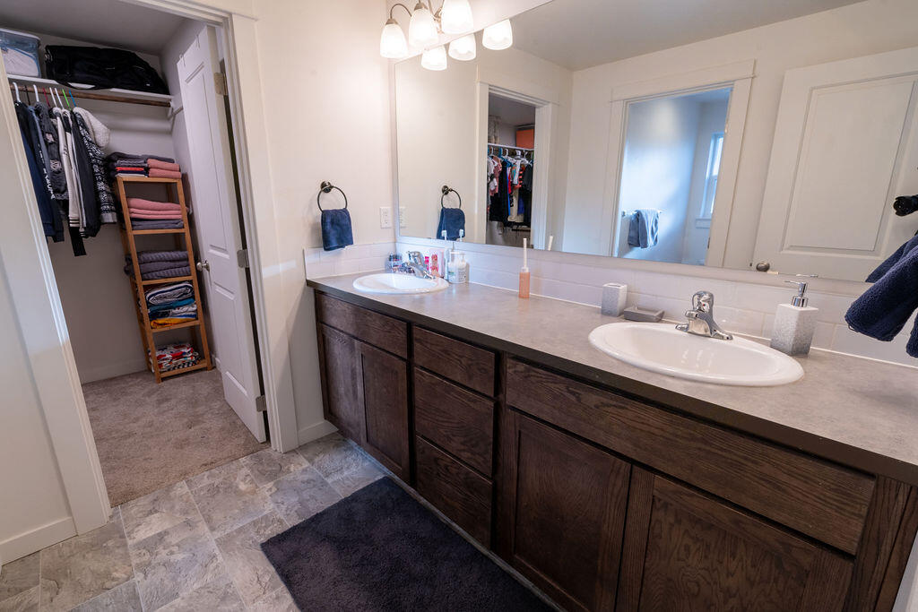 1169 W Williamson Avenue