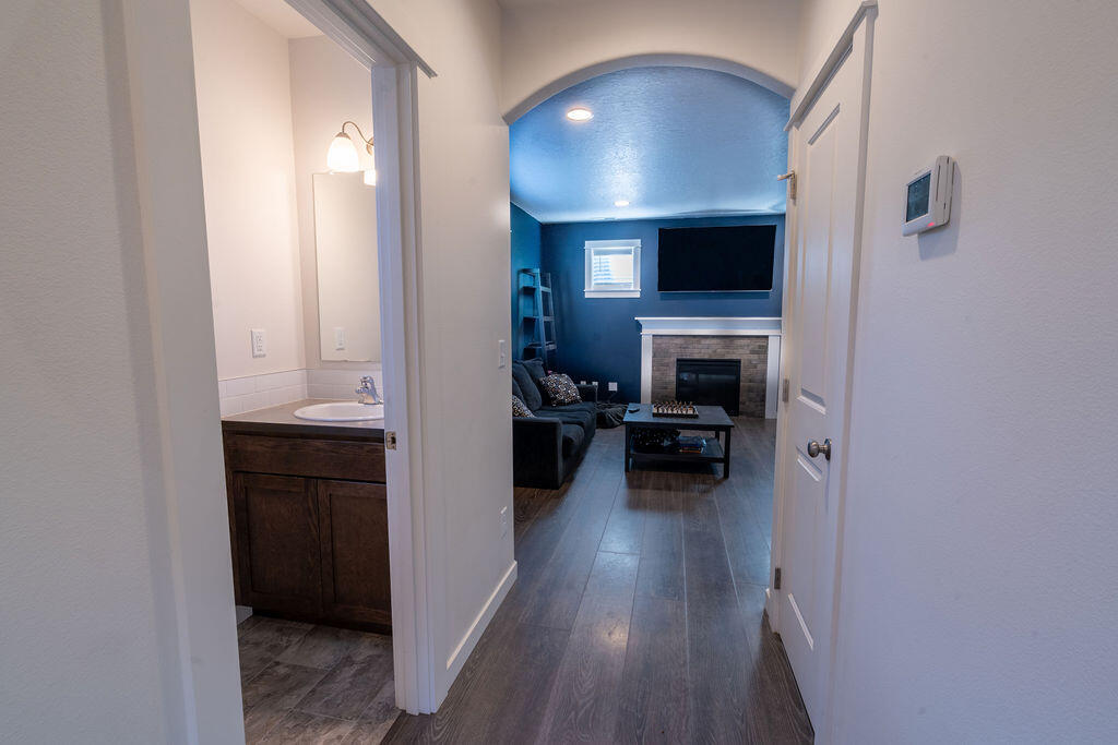 1169 W Williamson Avenue