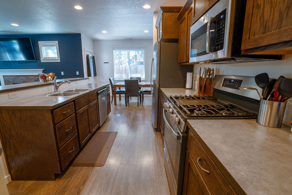 1169 W Williamson Avenue