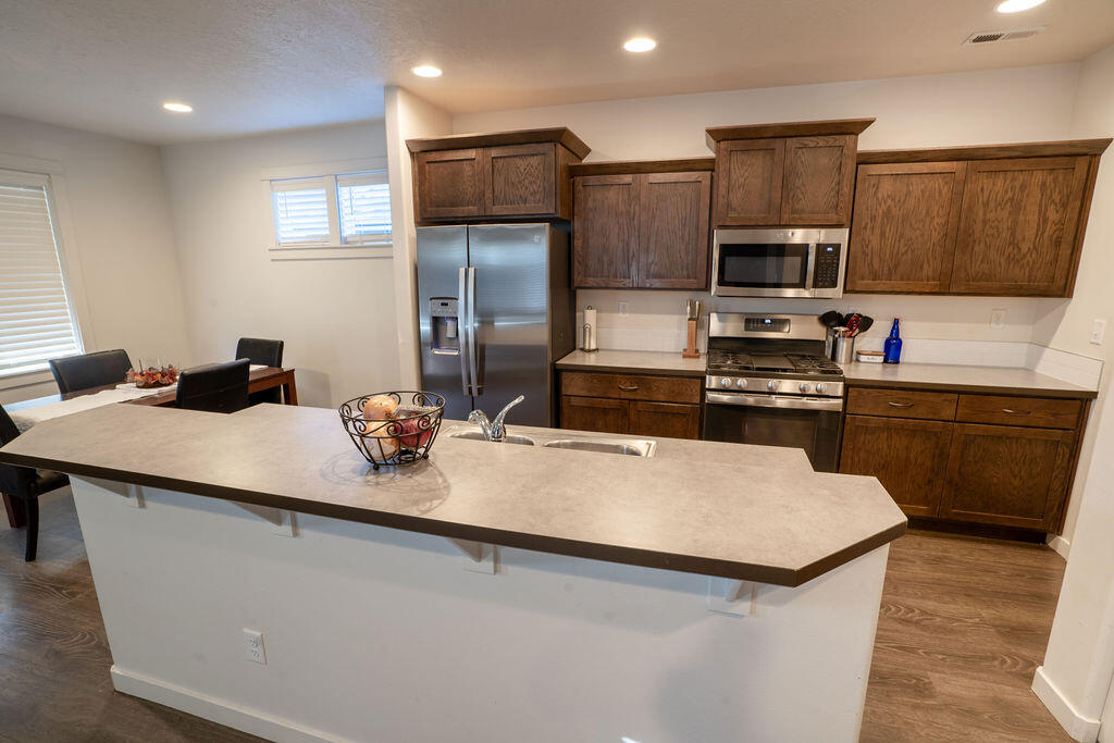 1169 W Williamson Avenue