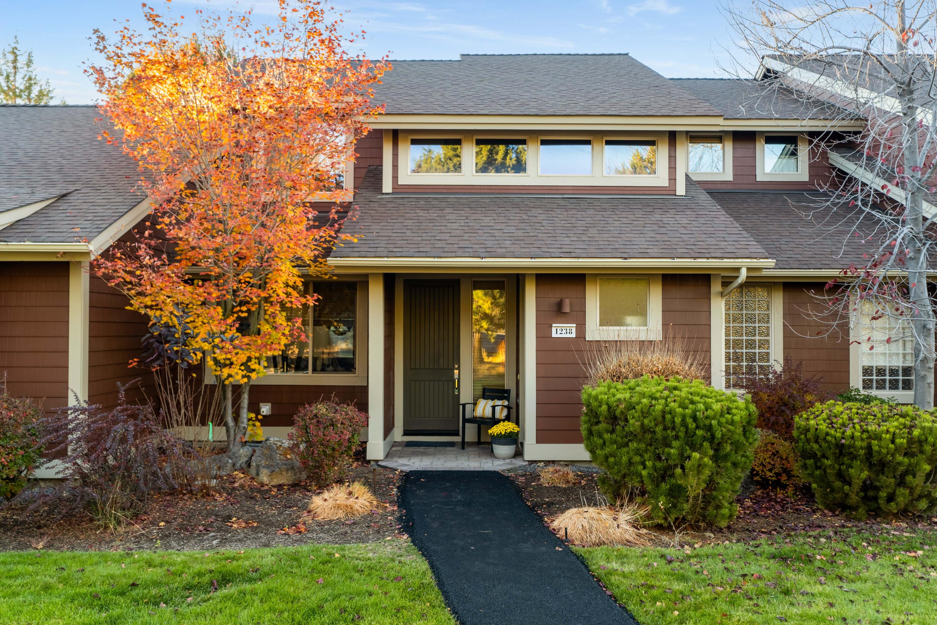 1238 Highland View Loop
