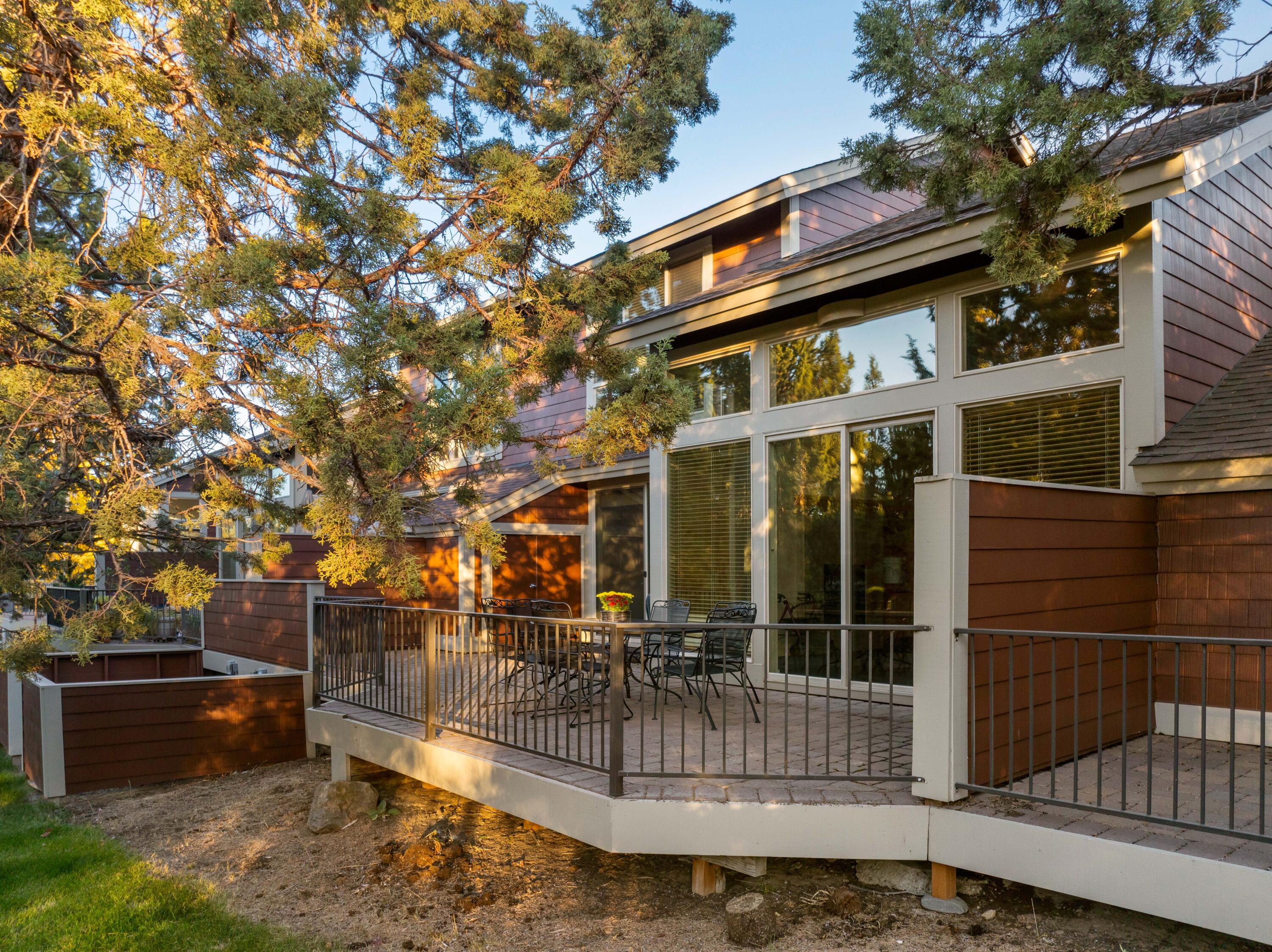 1238 Highland View Loop