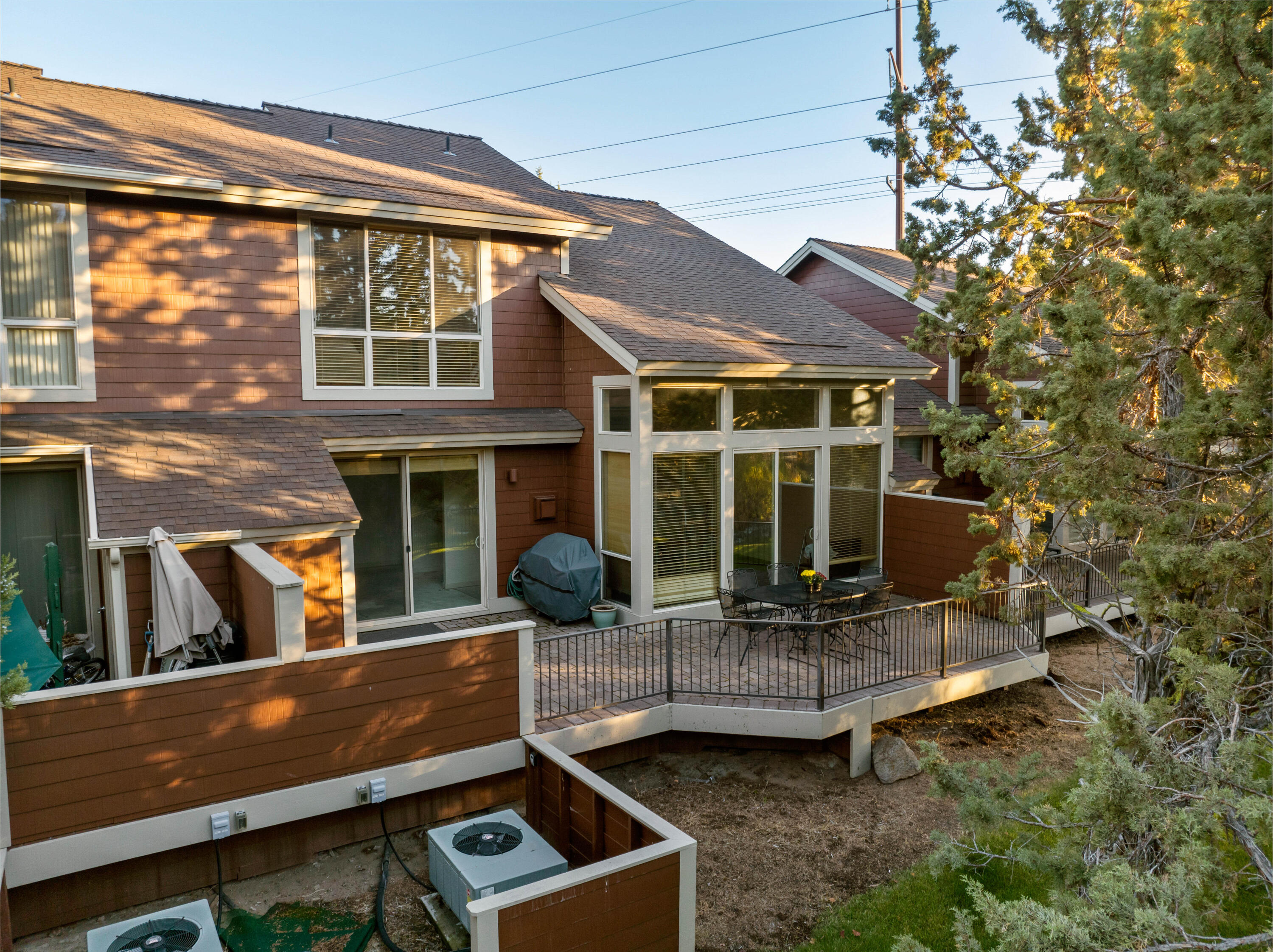 1238 Highland View Loop