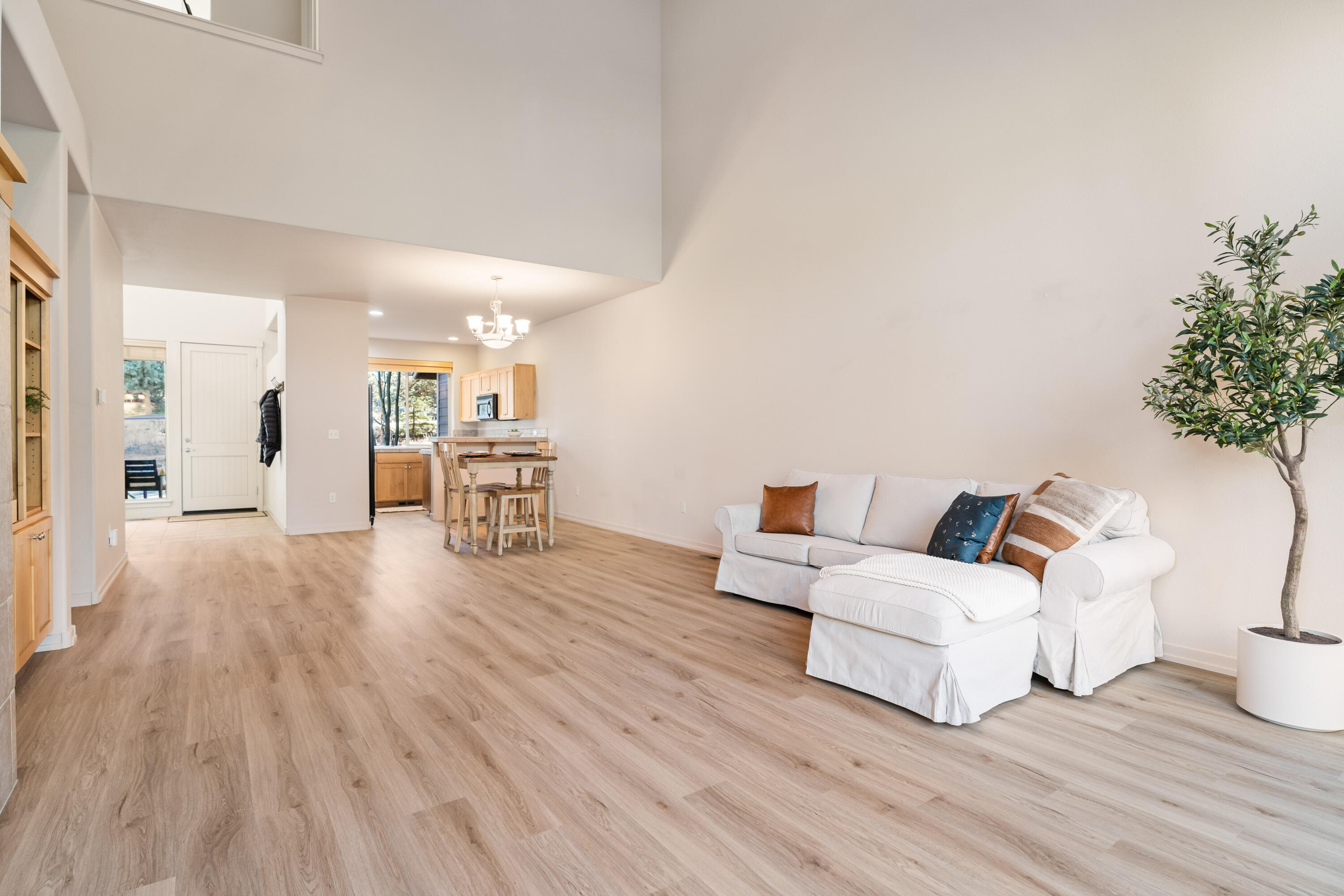1238 Highland View Loop