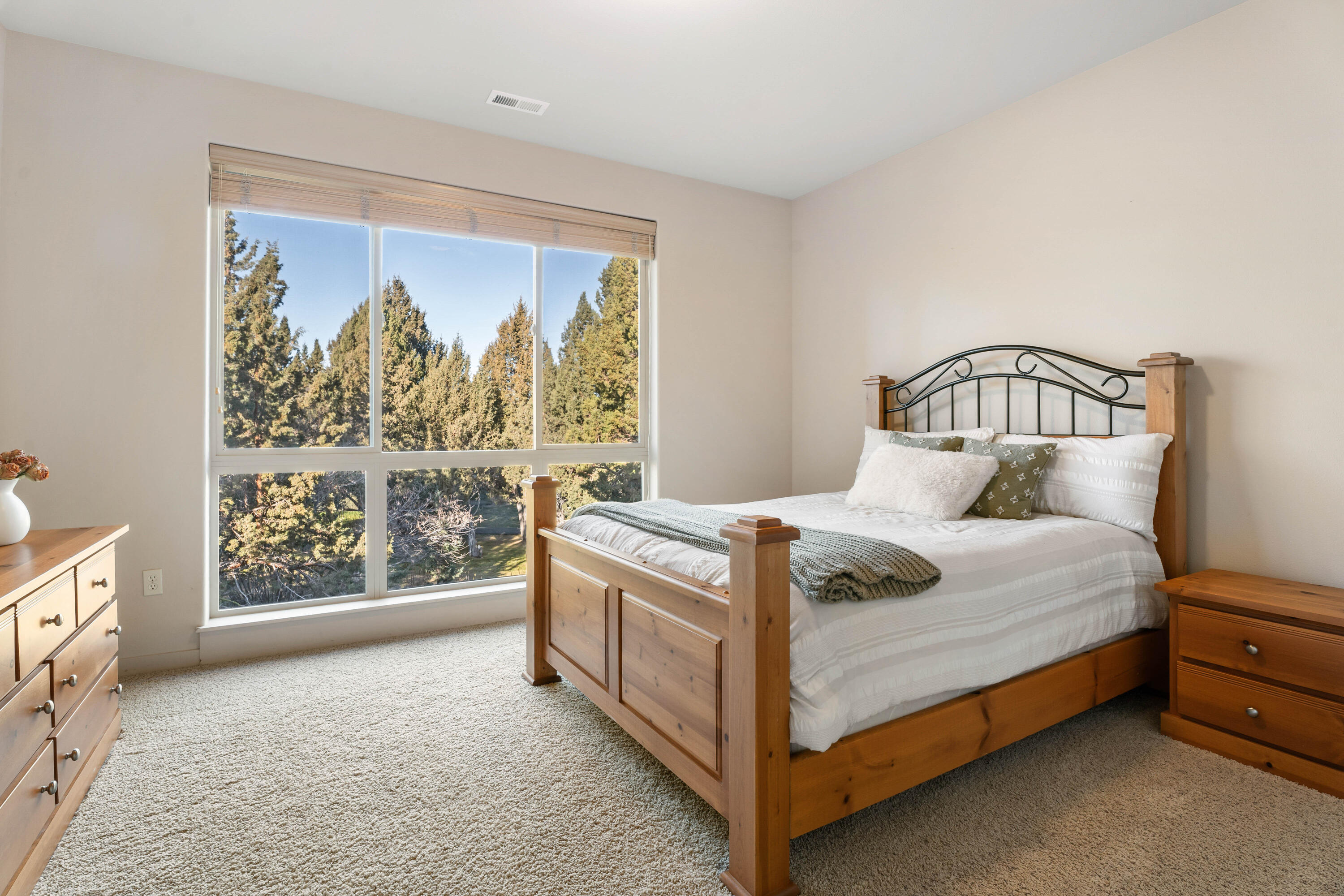 1238 Highland View Loop