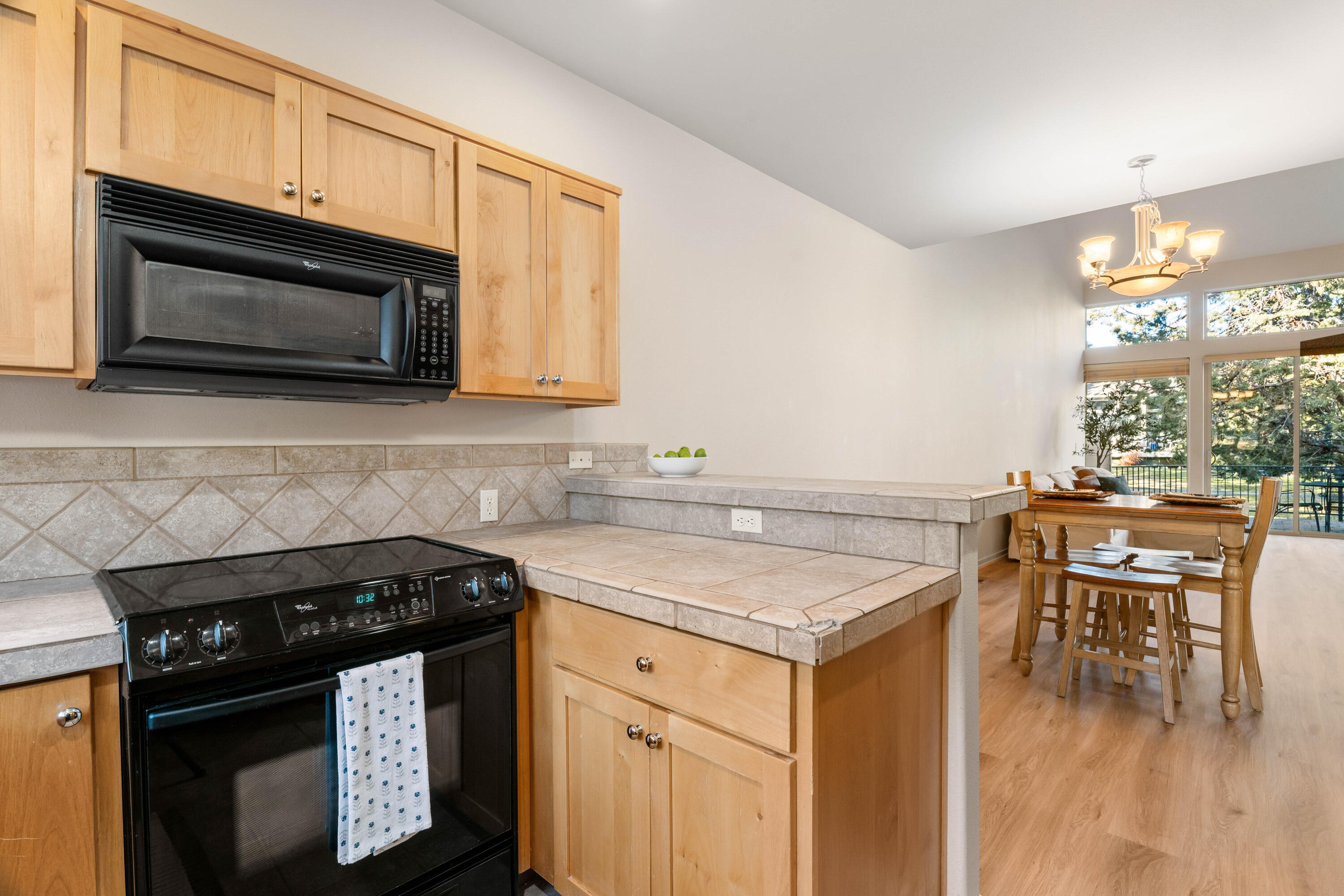 1238 Highland View Loop