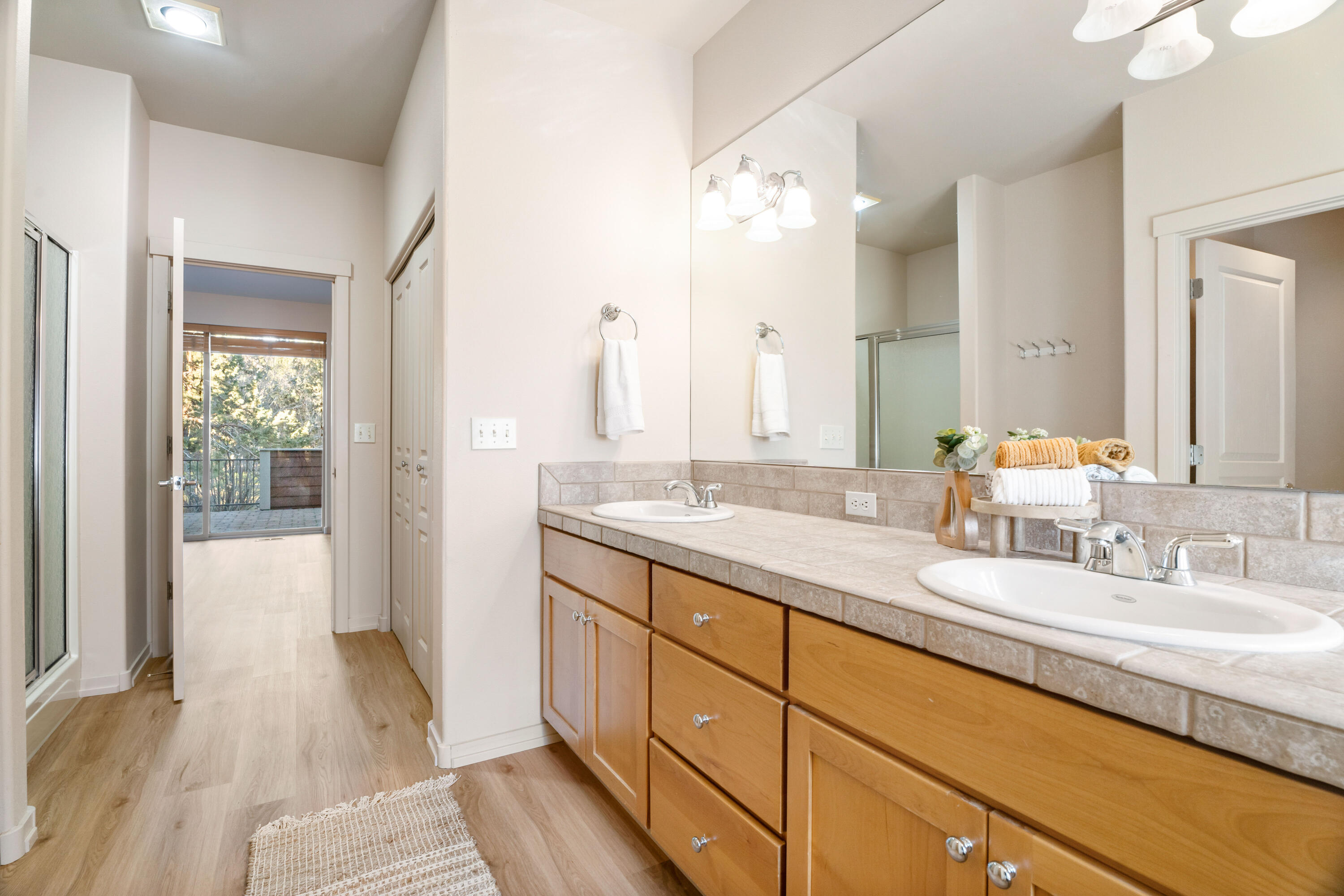 1238 Highland View Loop