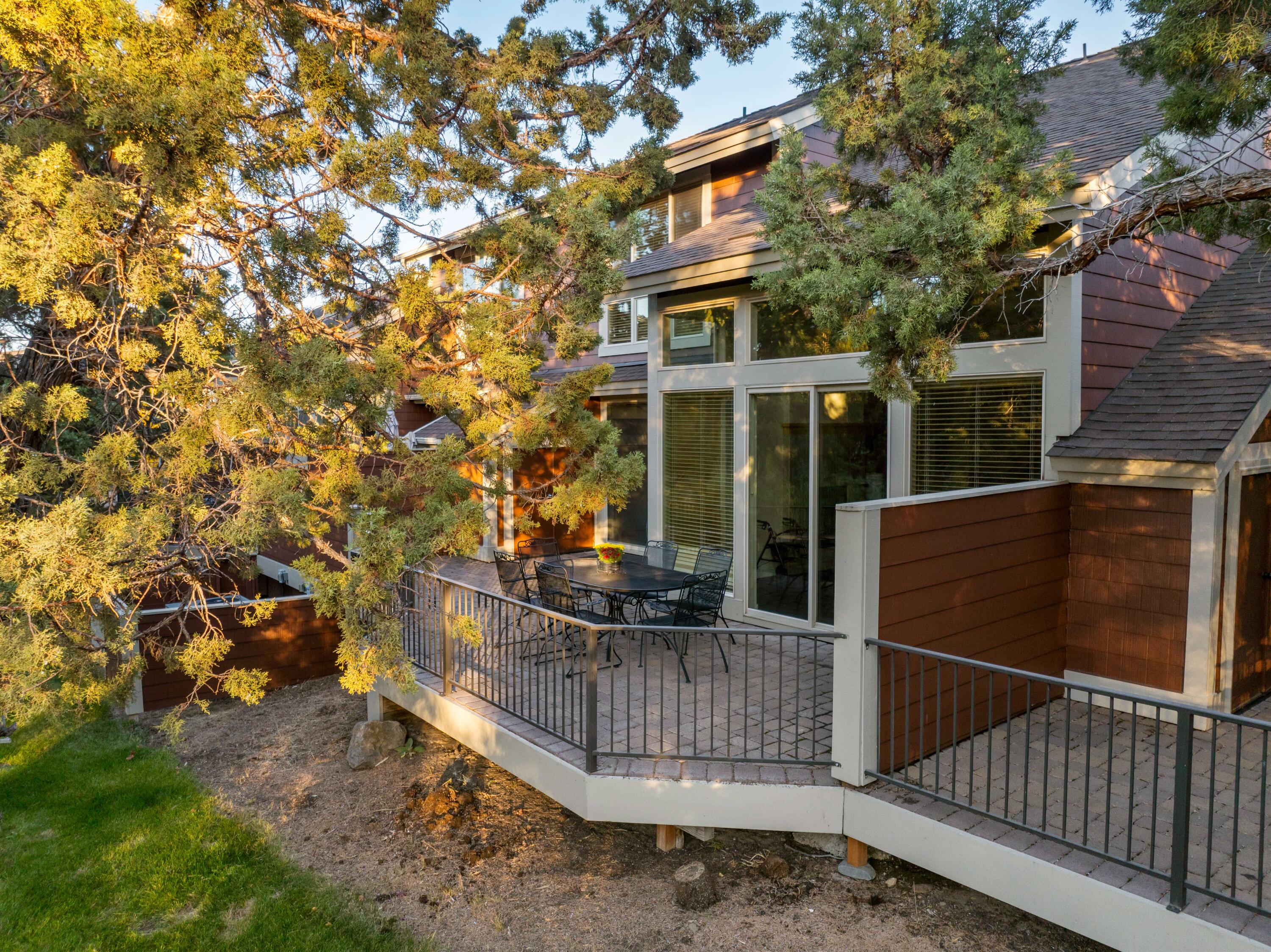 1238 Highland View Loop