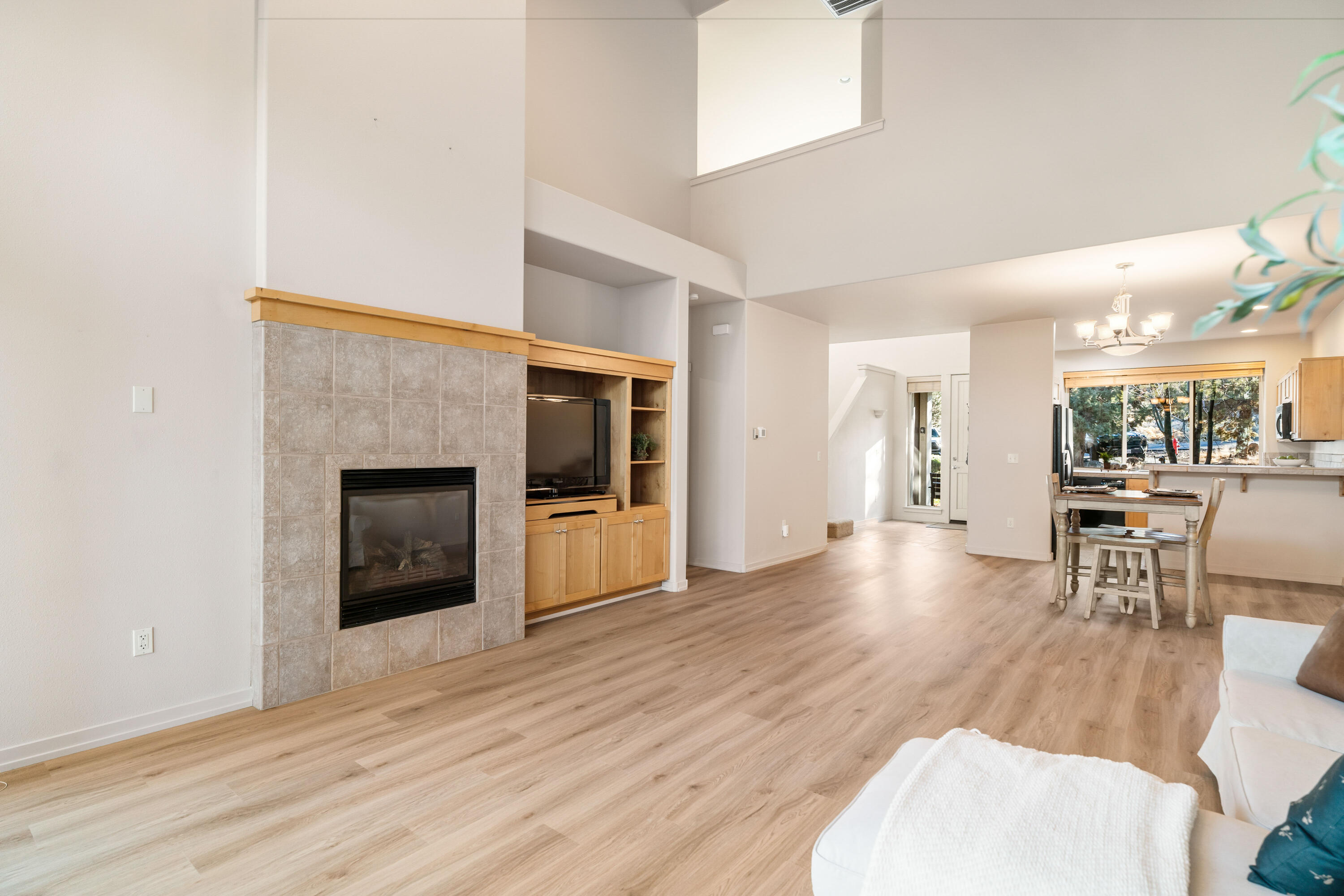 1238 Highland View Loop