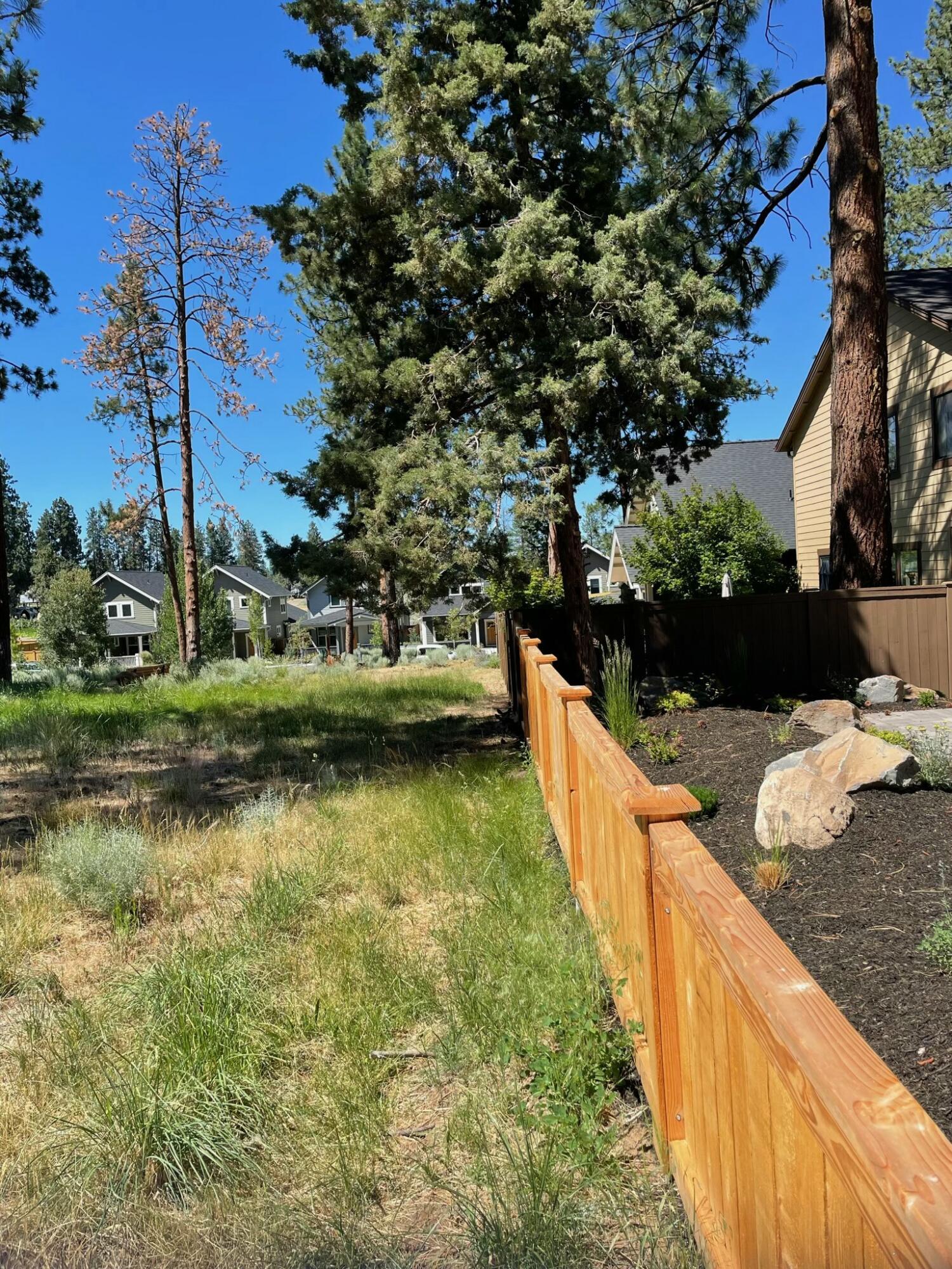 1084 E Horse Back Trail