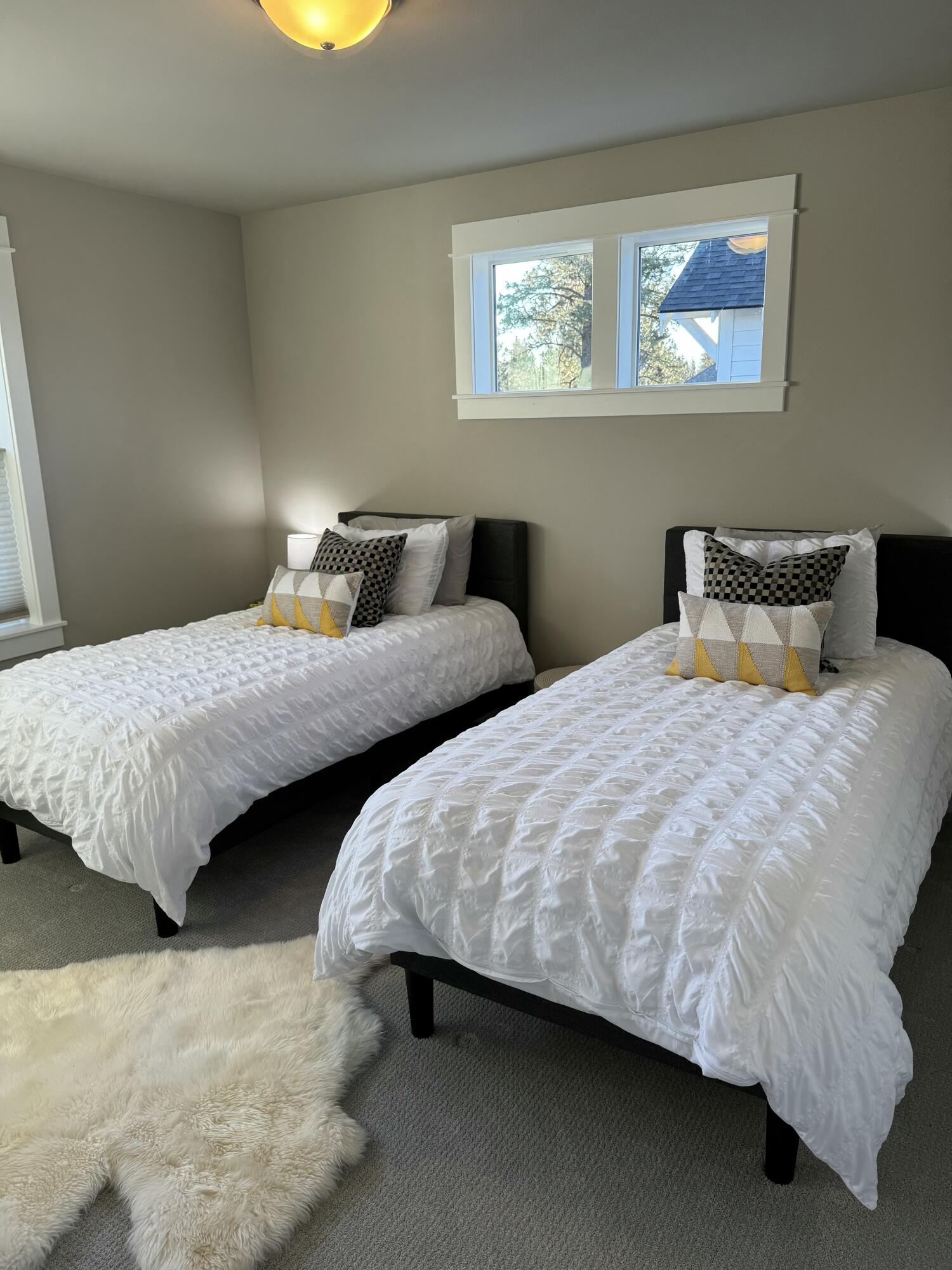 1084 E Horse Back Trail