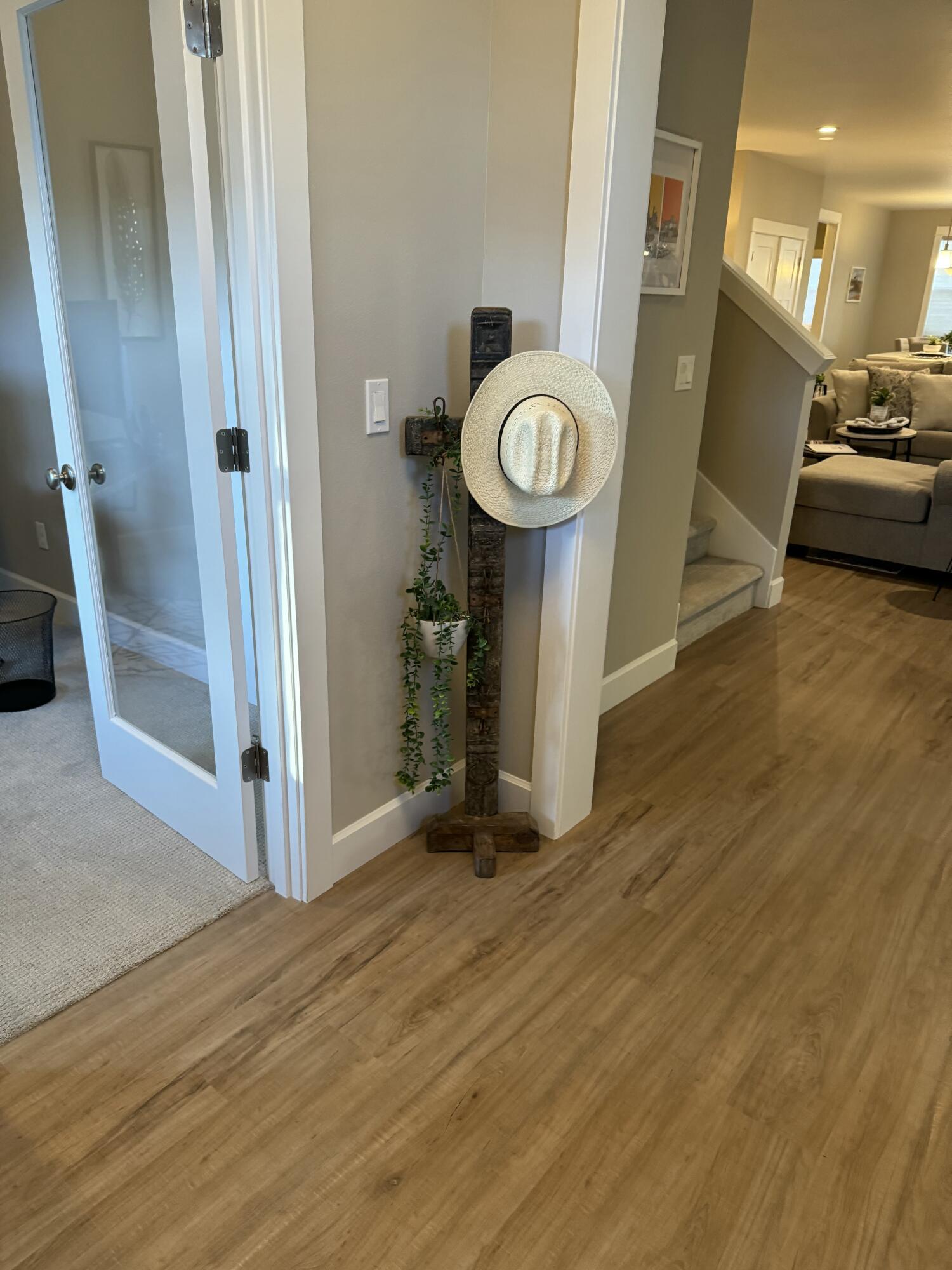 1084 E Horse Back Trail