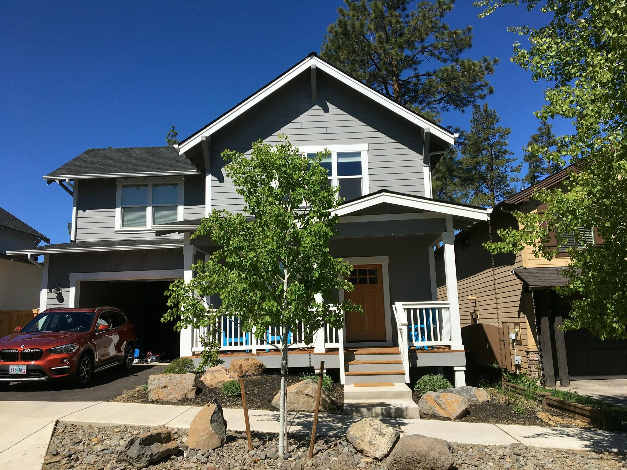 1084 E Horse Back Trail